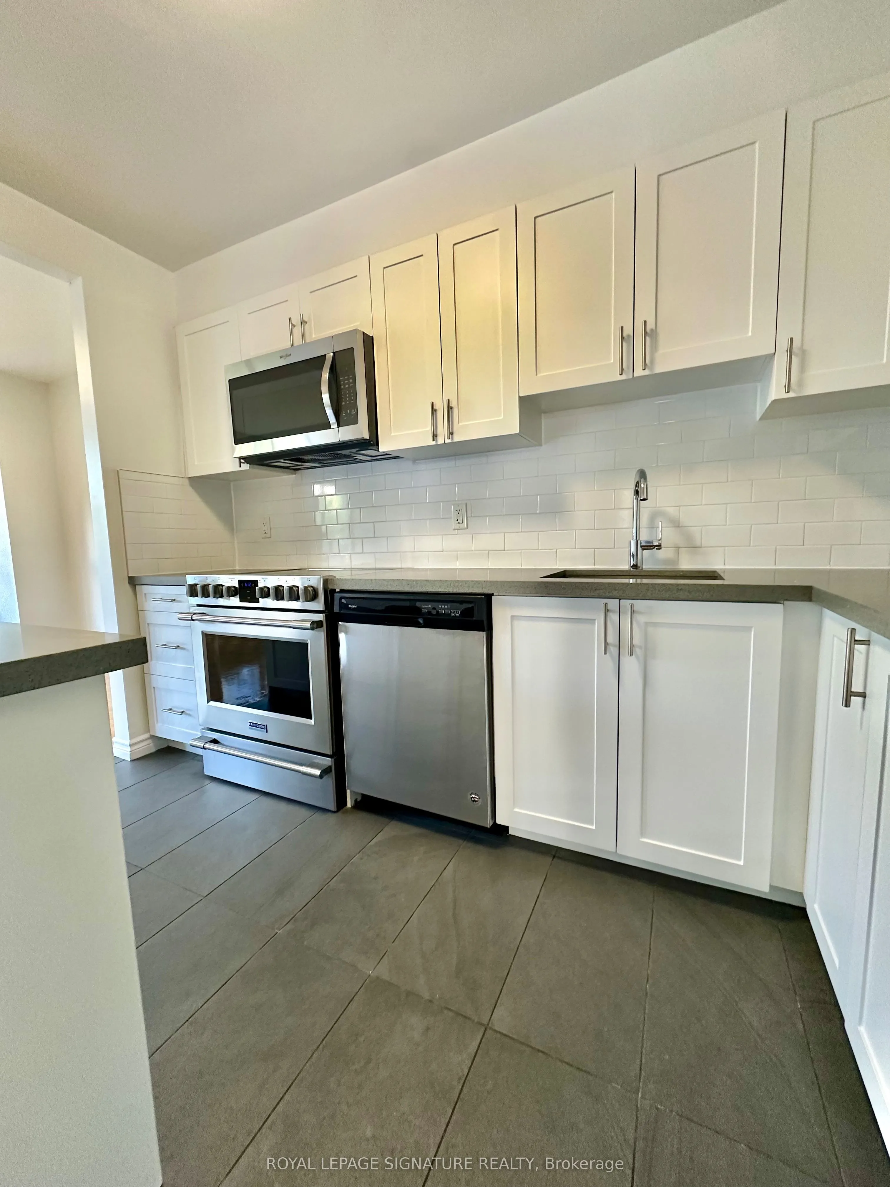 10 Shallmar Boulevard, #414