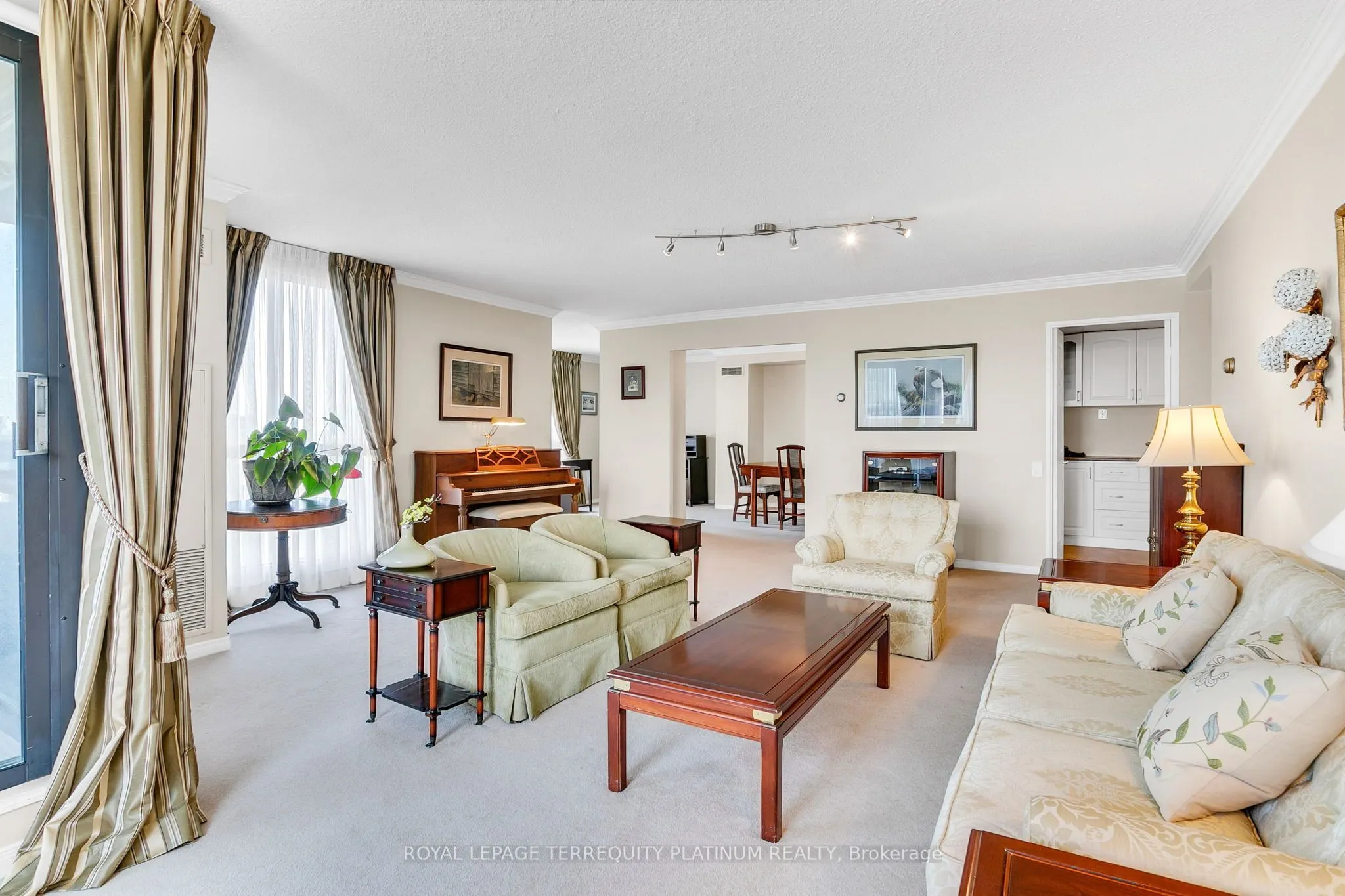 3 Concorde Place, #1202