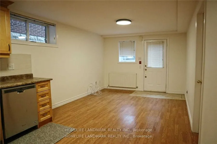 969 Avenue Road, #Lwr RR