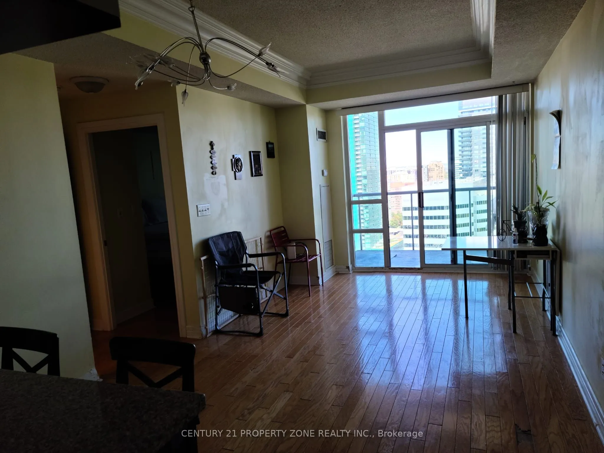 16 Harrison Garden Boulevard, #12