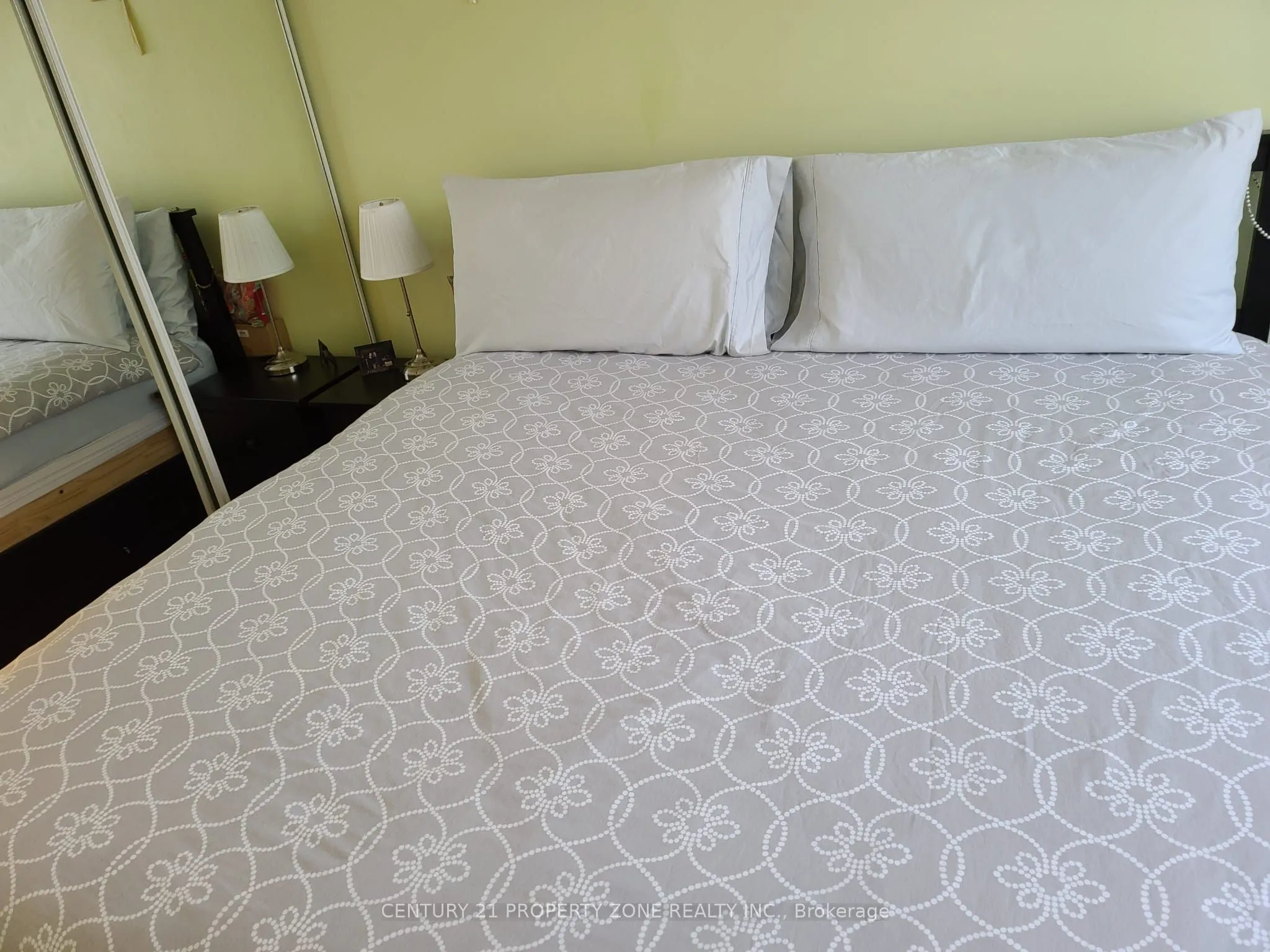 16 Harrison Garden Boulevard, #12