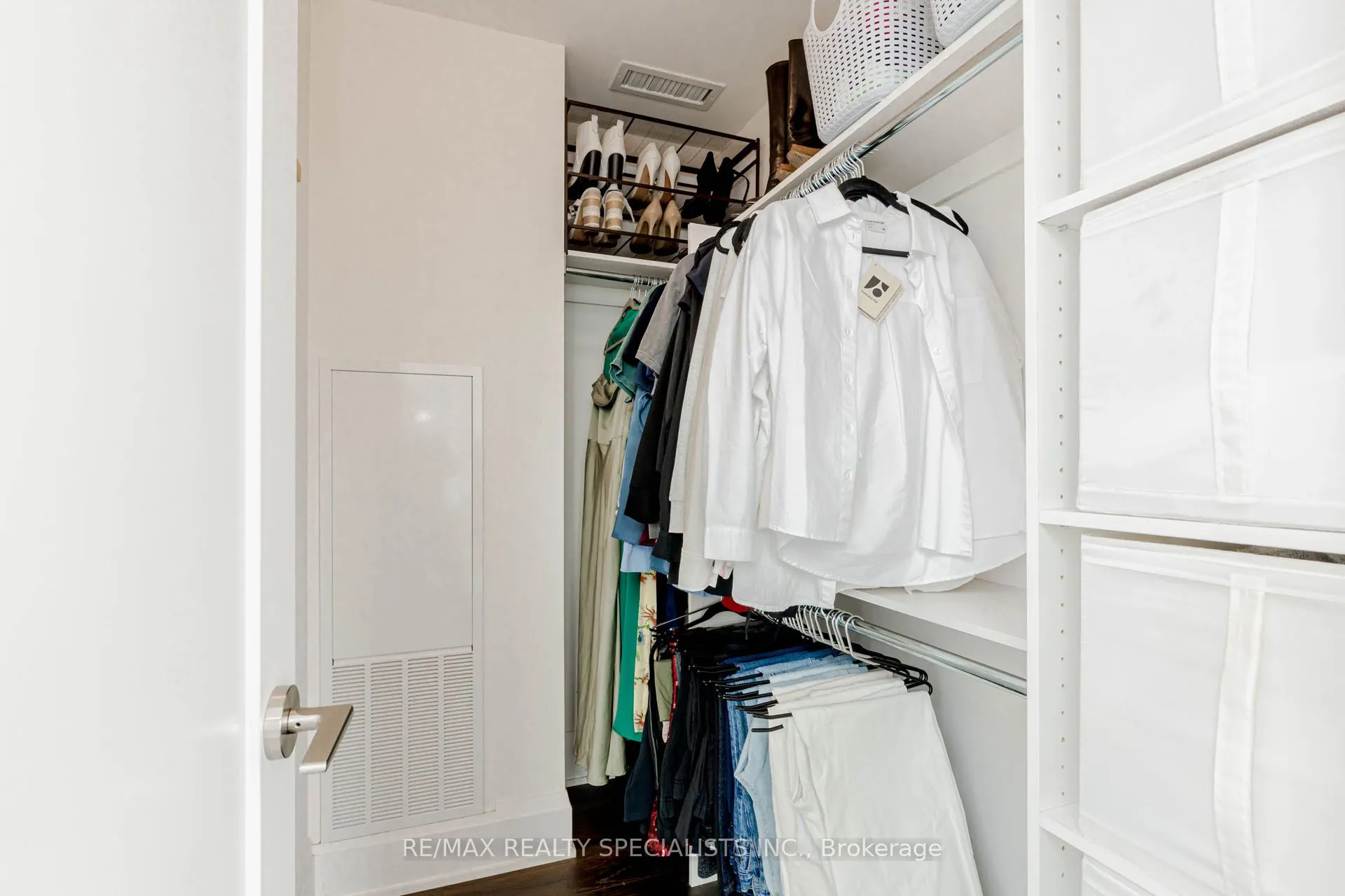 576 FRONT Street W, #1705