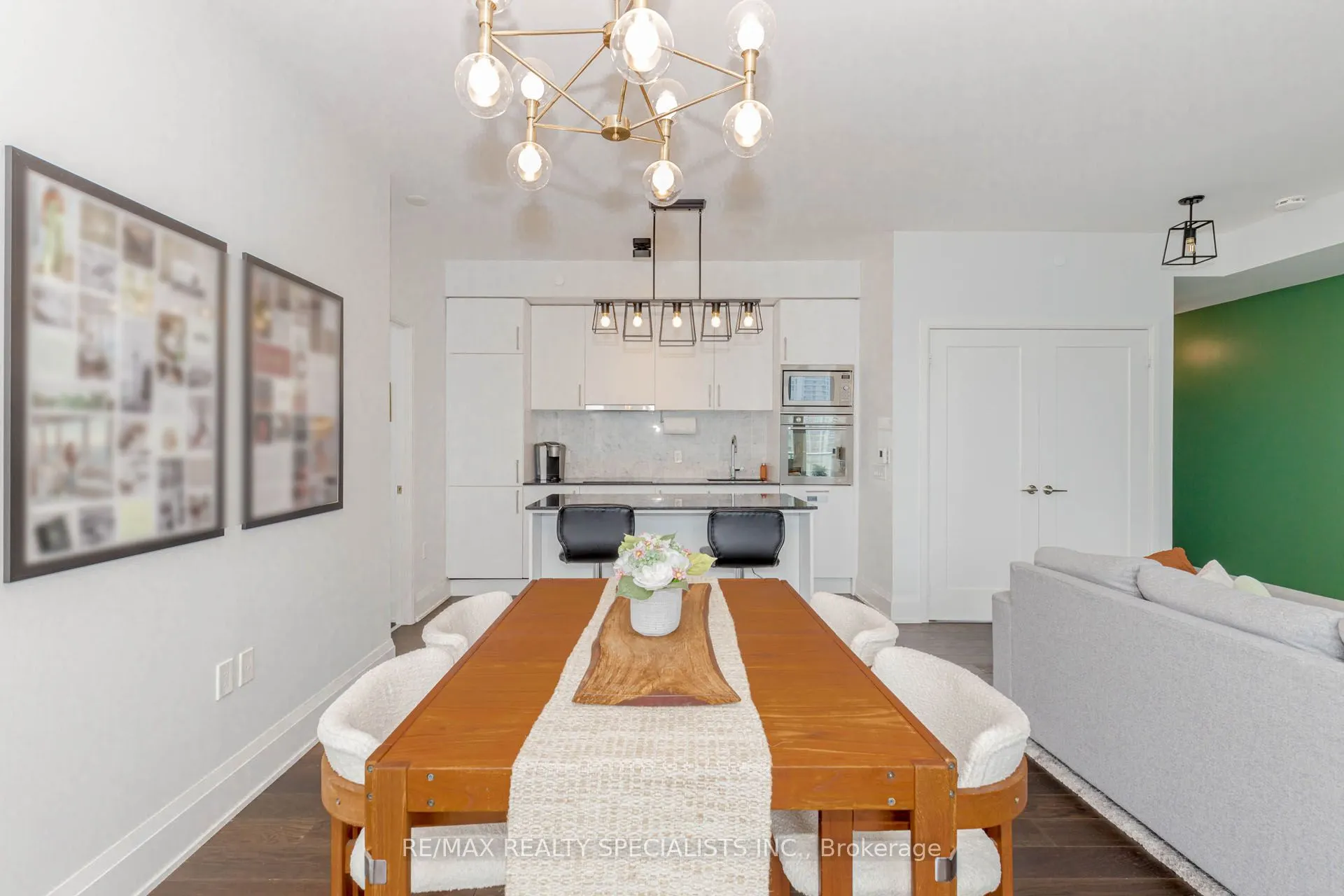 576 FRONT Street W, #1705