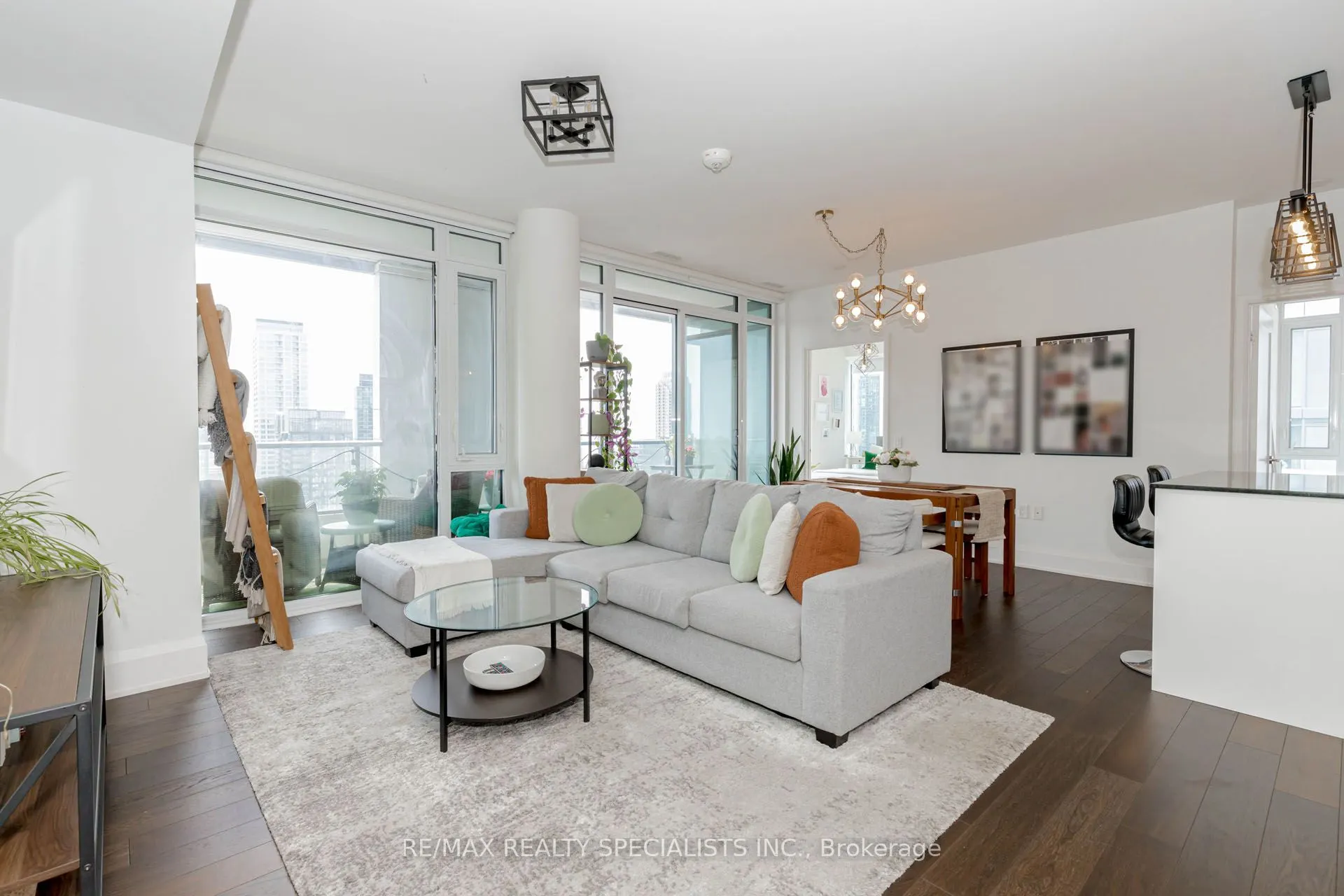 576 FRONT Street W, #1705