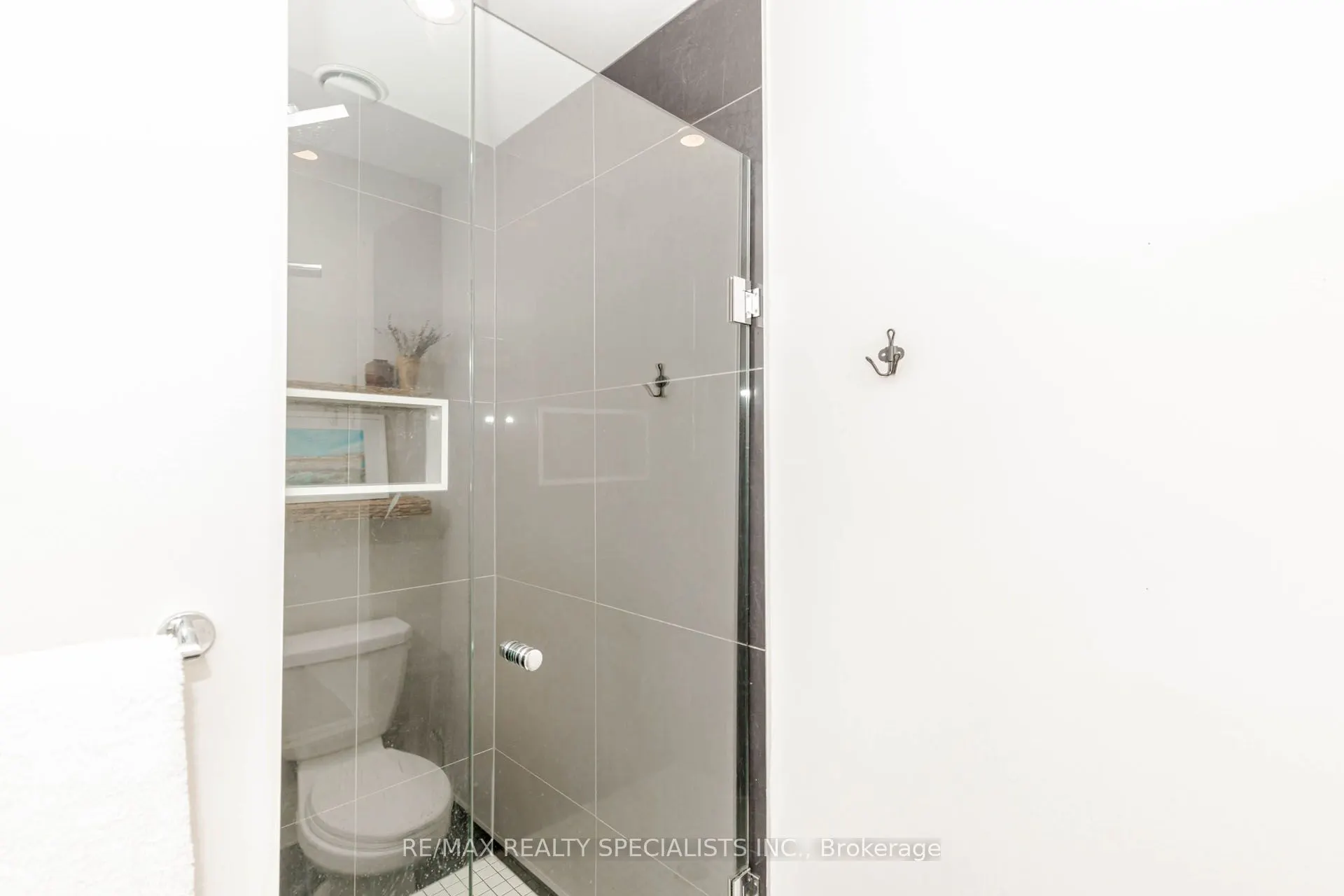 576 FRONT Street W, #1705