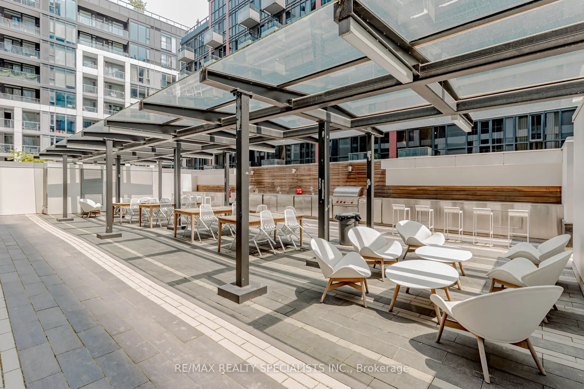 576 FRONT Street W, #1705