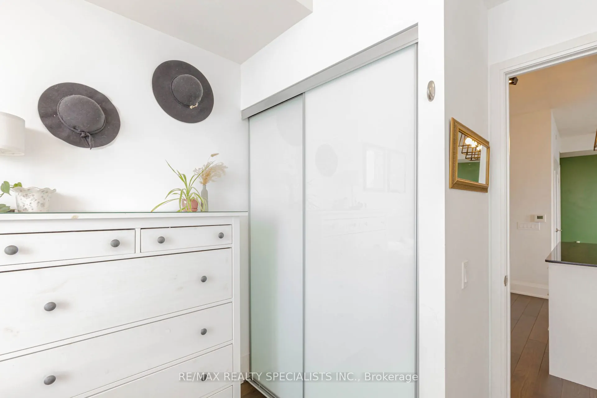 576 FRONT Street W, #1705