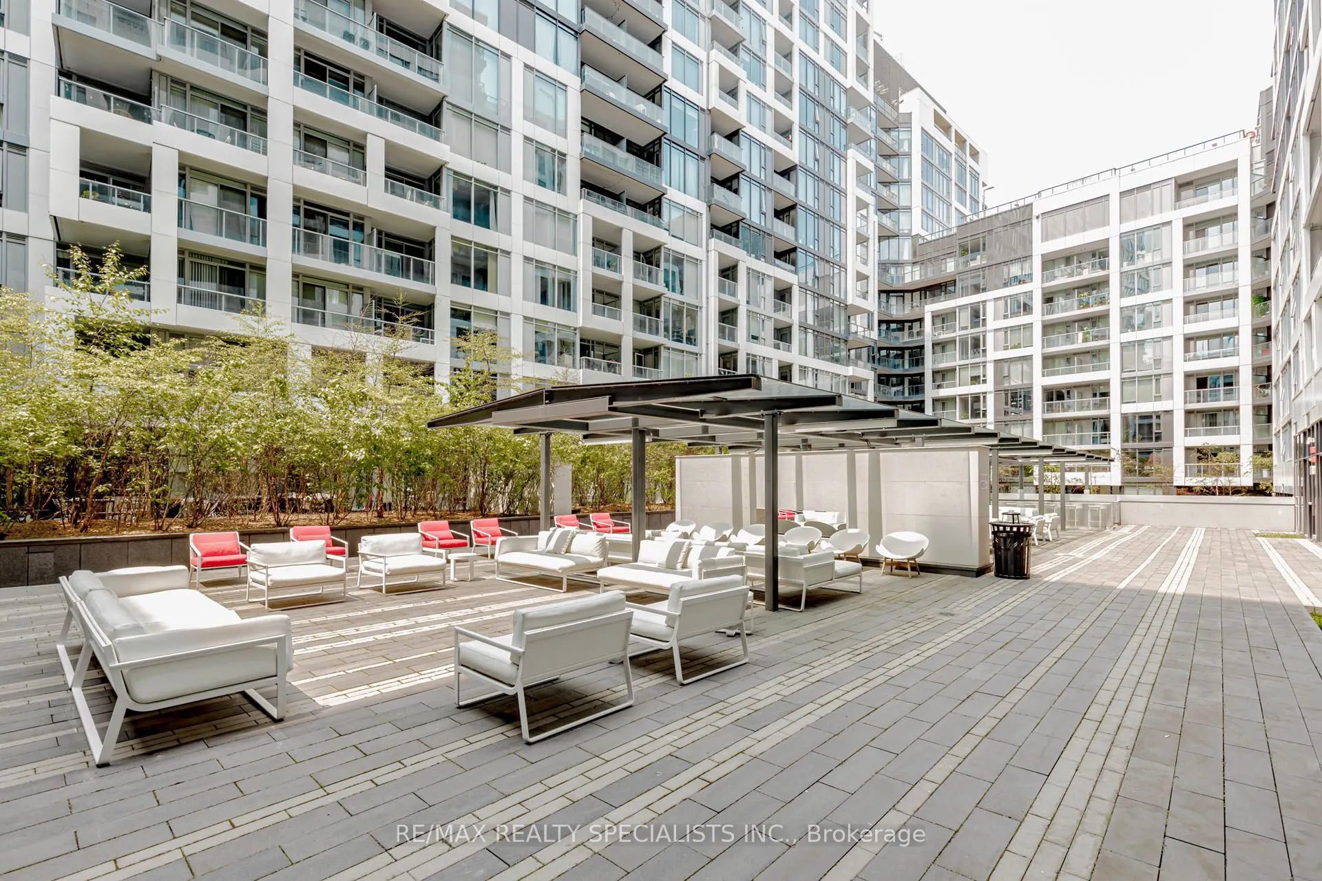 576 FRONT Street W, #1705