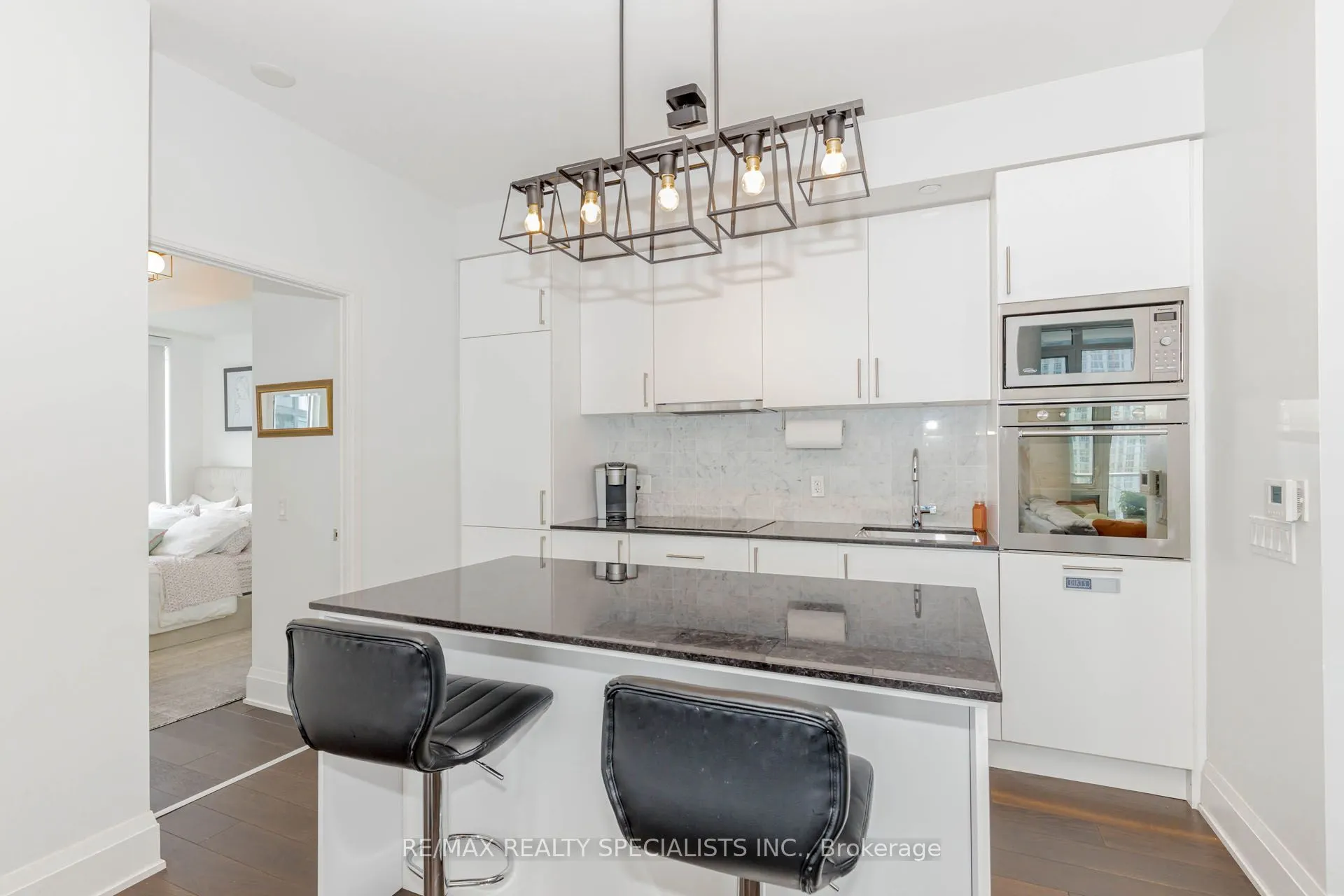 576 FRONT Street W, #1705