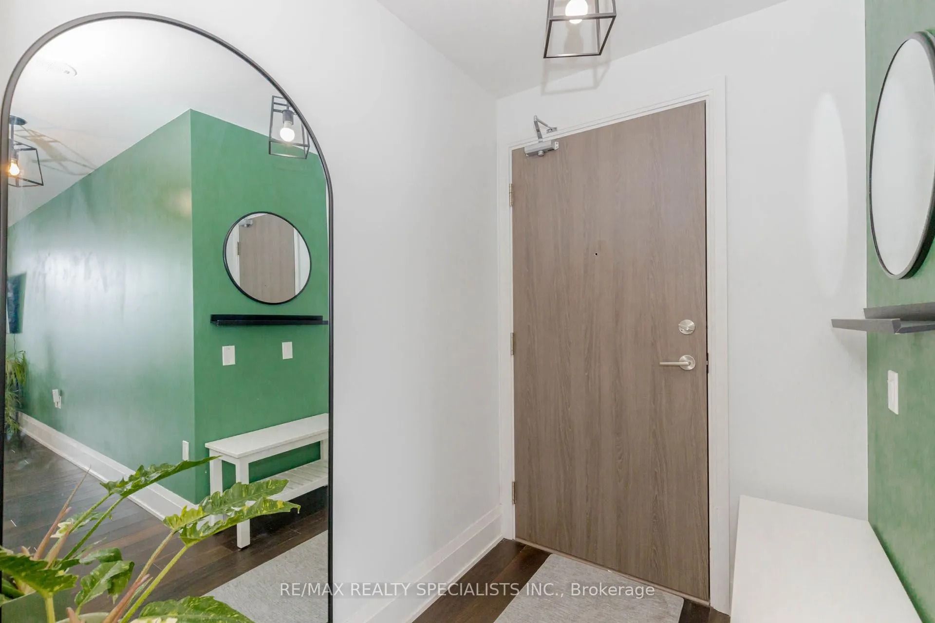 576 FRONT Street W, #1705