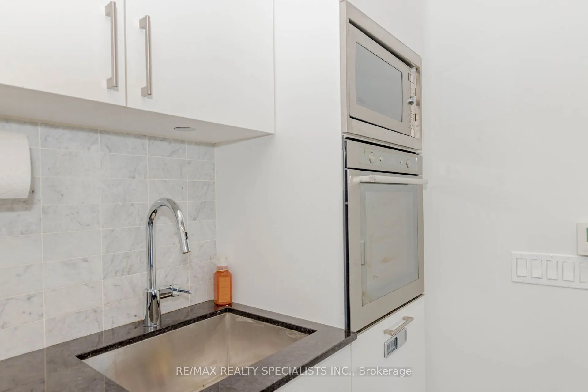 576 FRONT Street W, #1705
