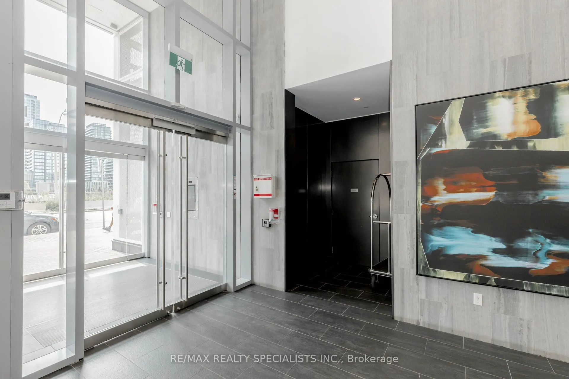 576 FRONT Street W, #1705