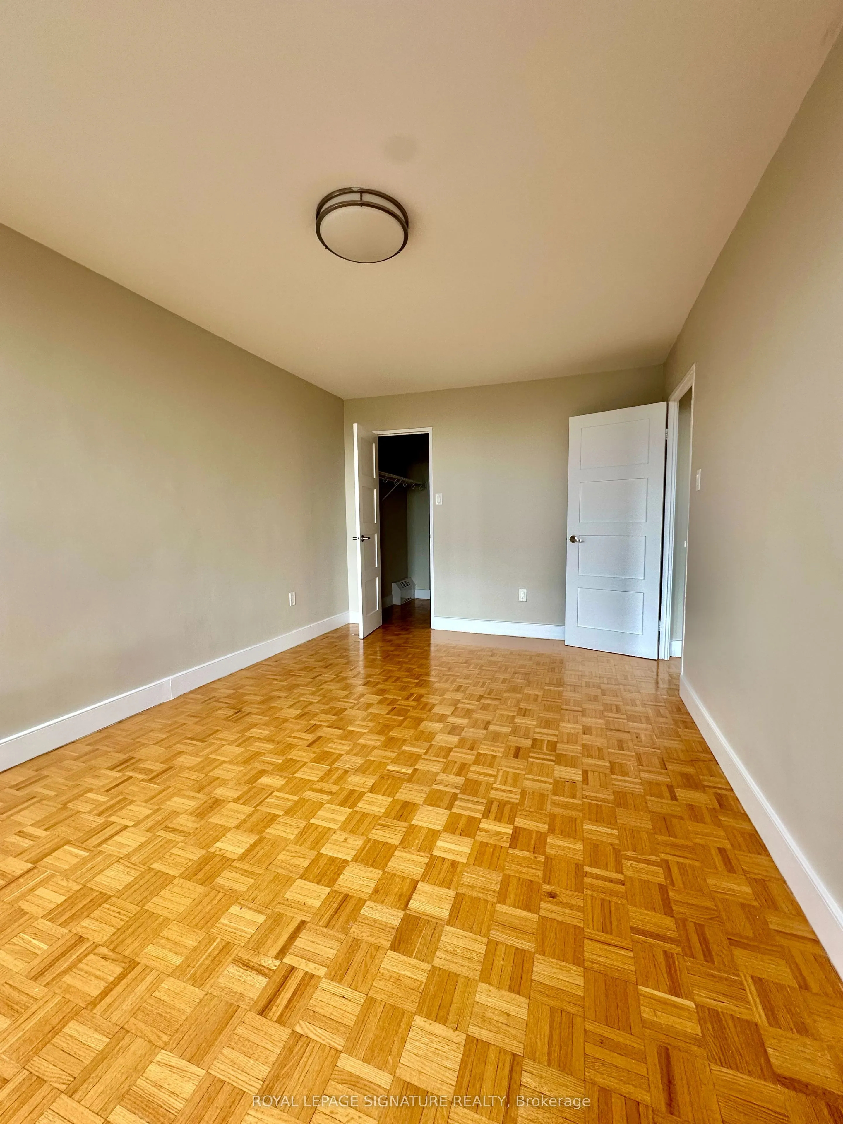 666 Spadina Avenue, #903