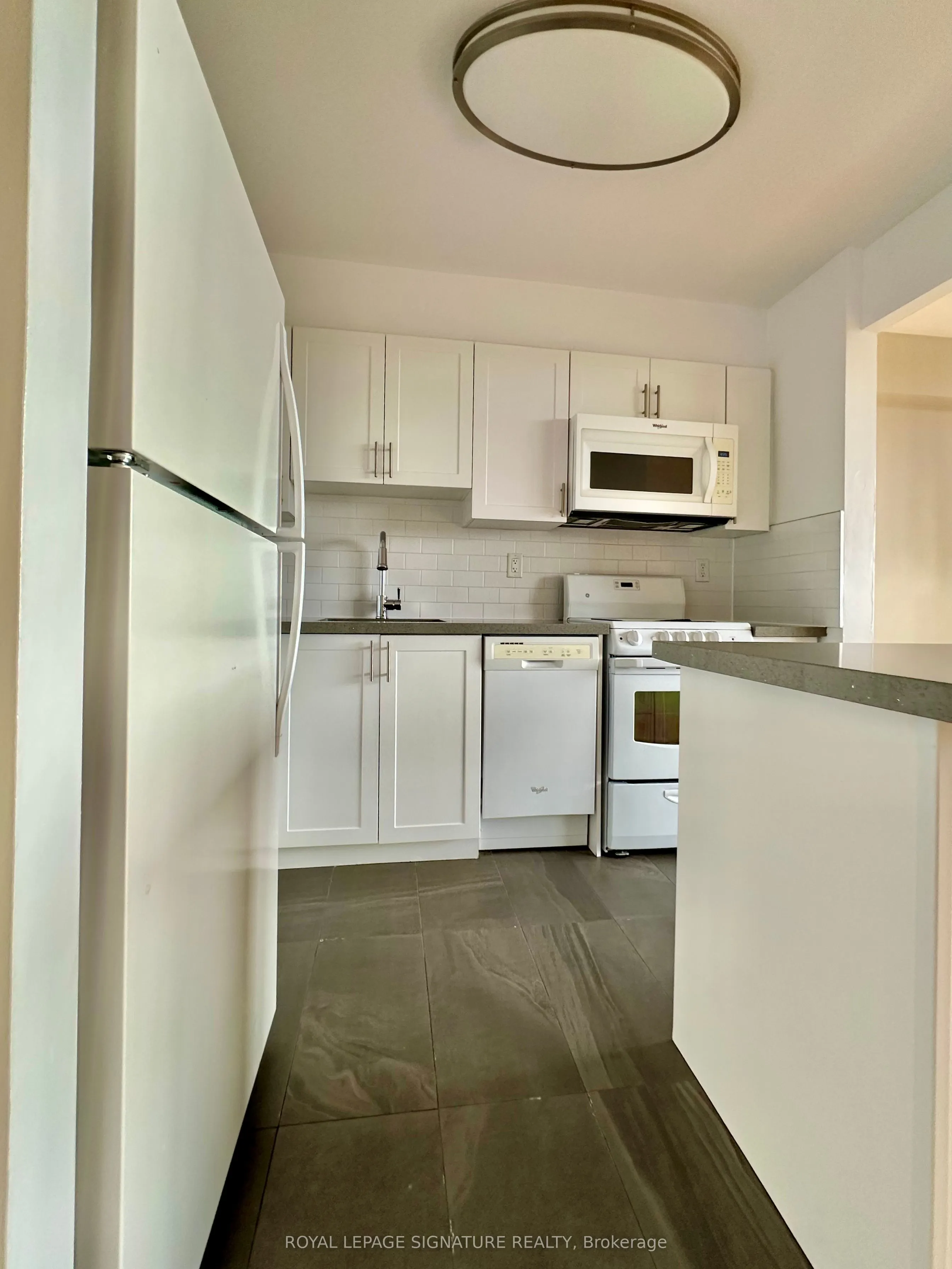 666 Spadina Avenue, #903
