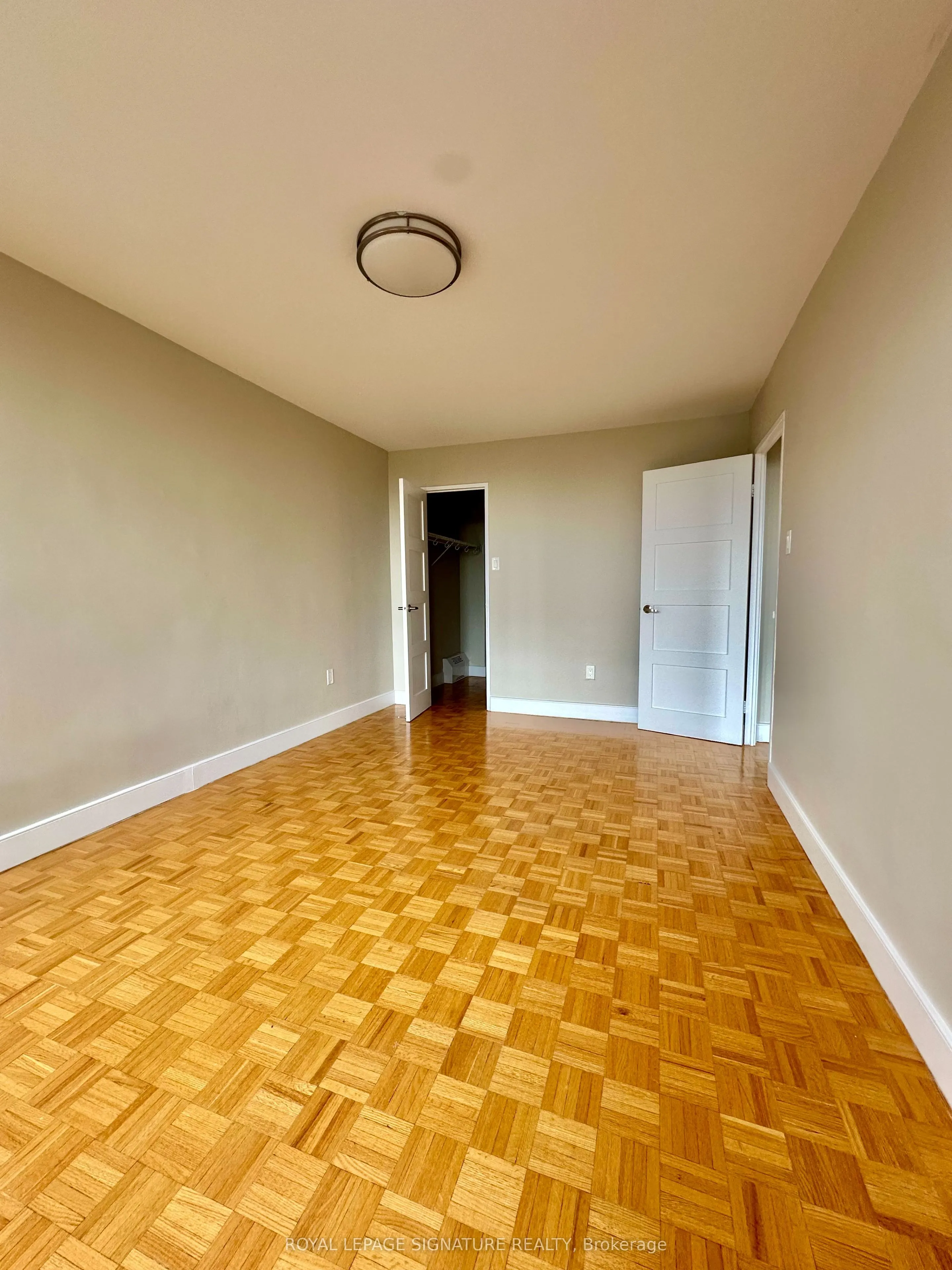 666 Spadina Avenue, #903