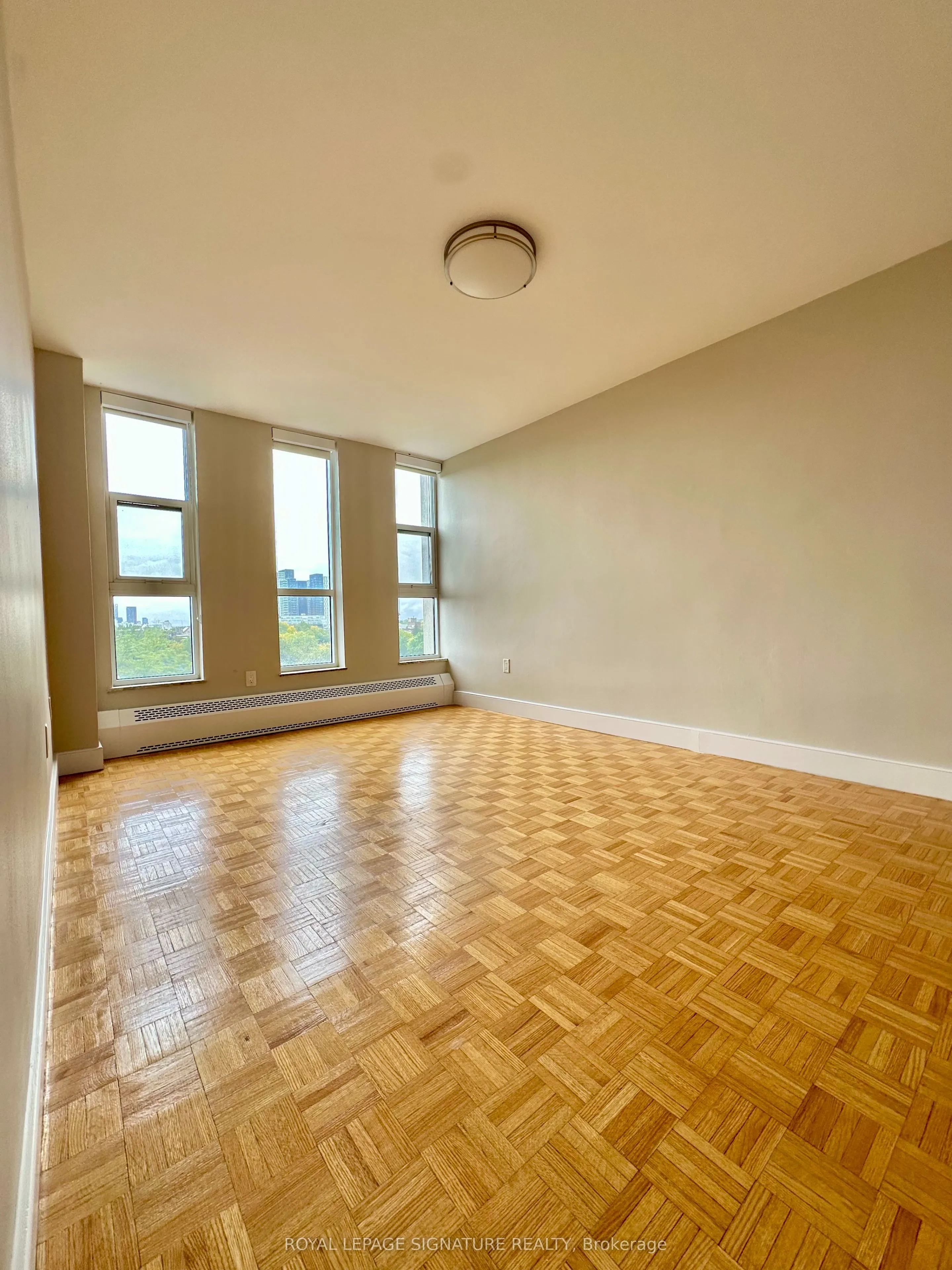 666 Spadina Avenue, #903