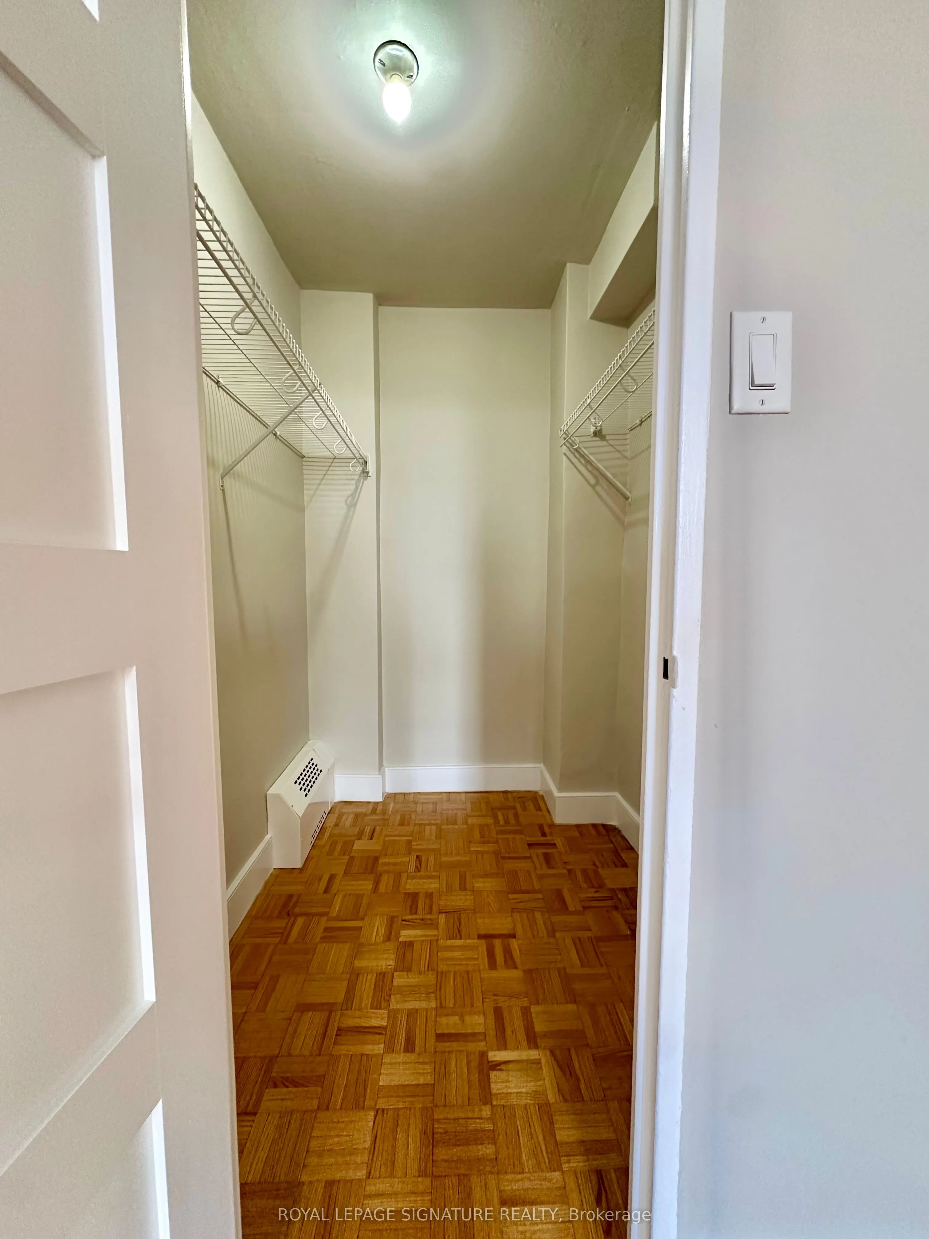 666 Spadina Avenue, #903