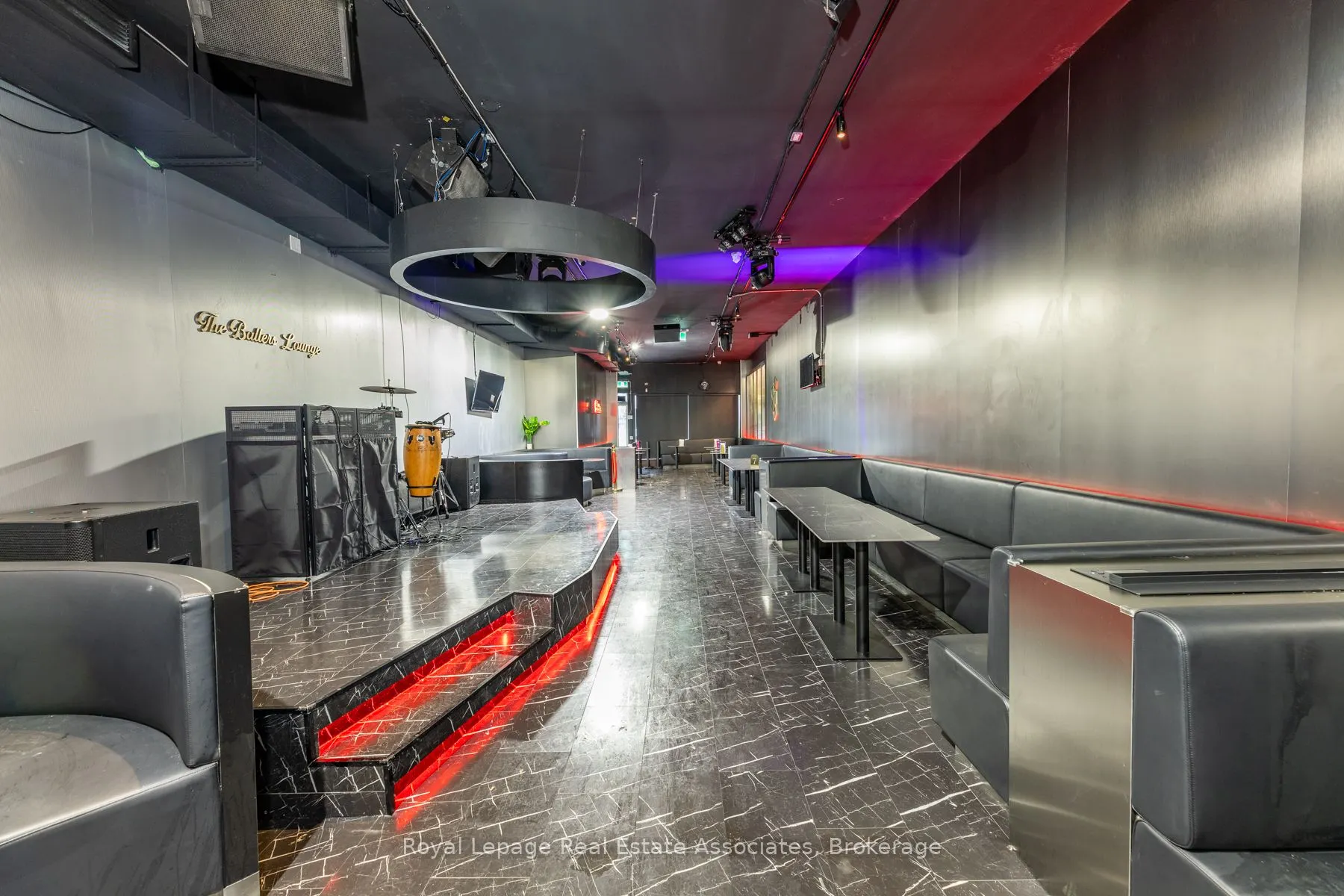 560 Queen Street W