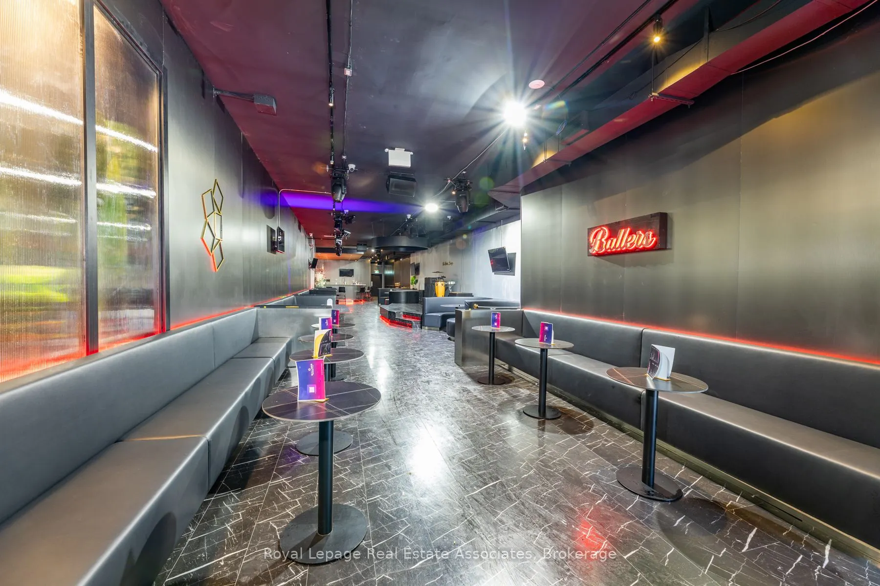 560 Queen Street W