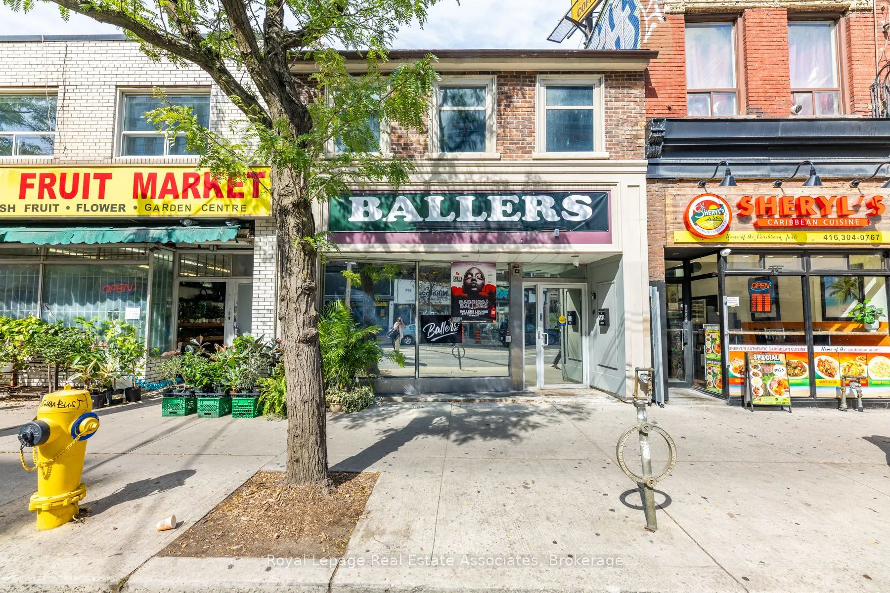 560 Queen Street W
