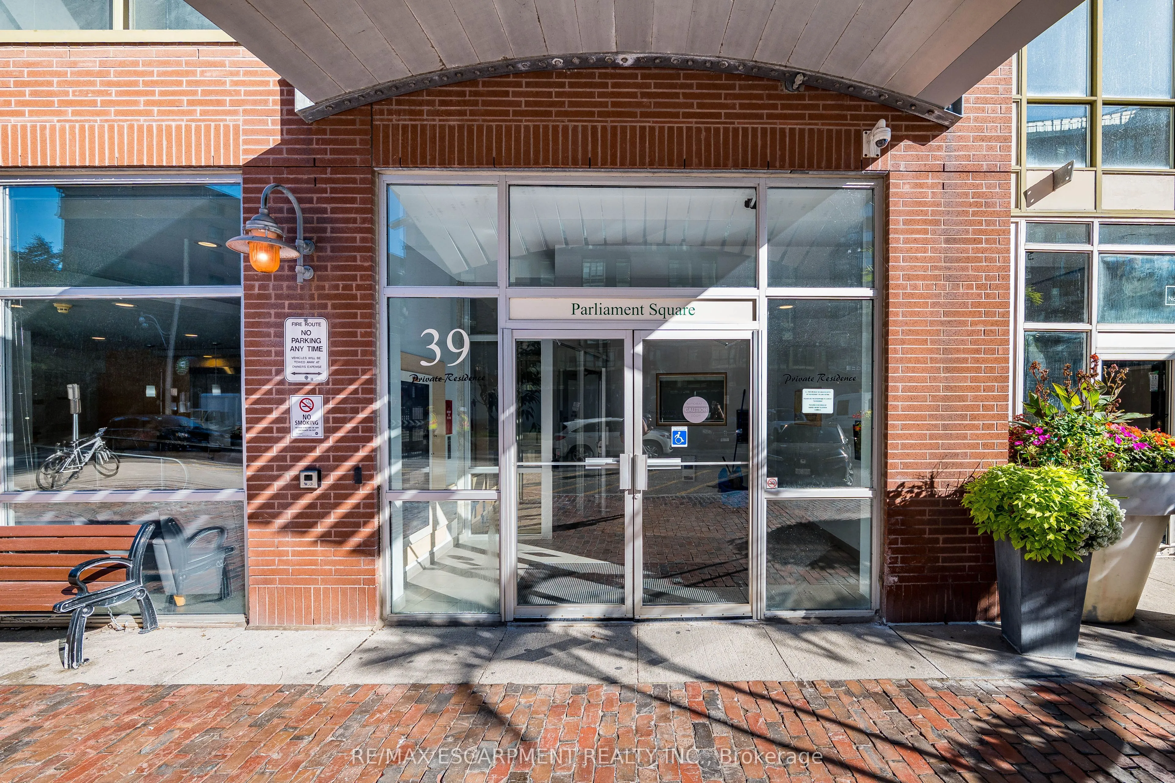 39 Parliament Street, #909