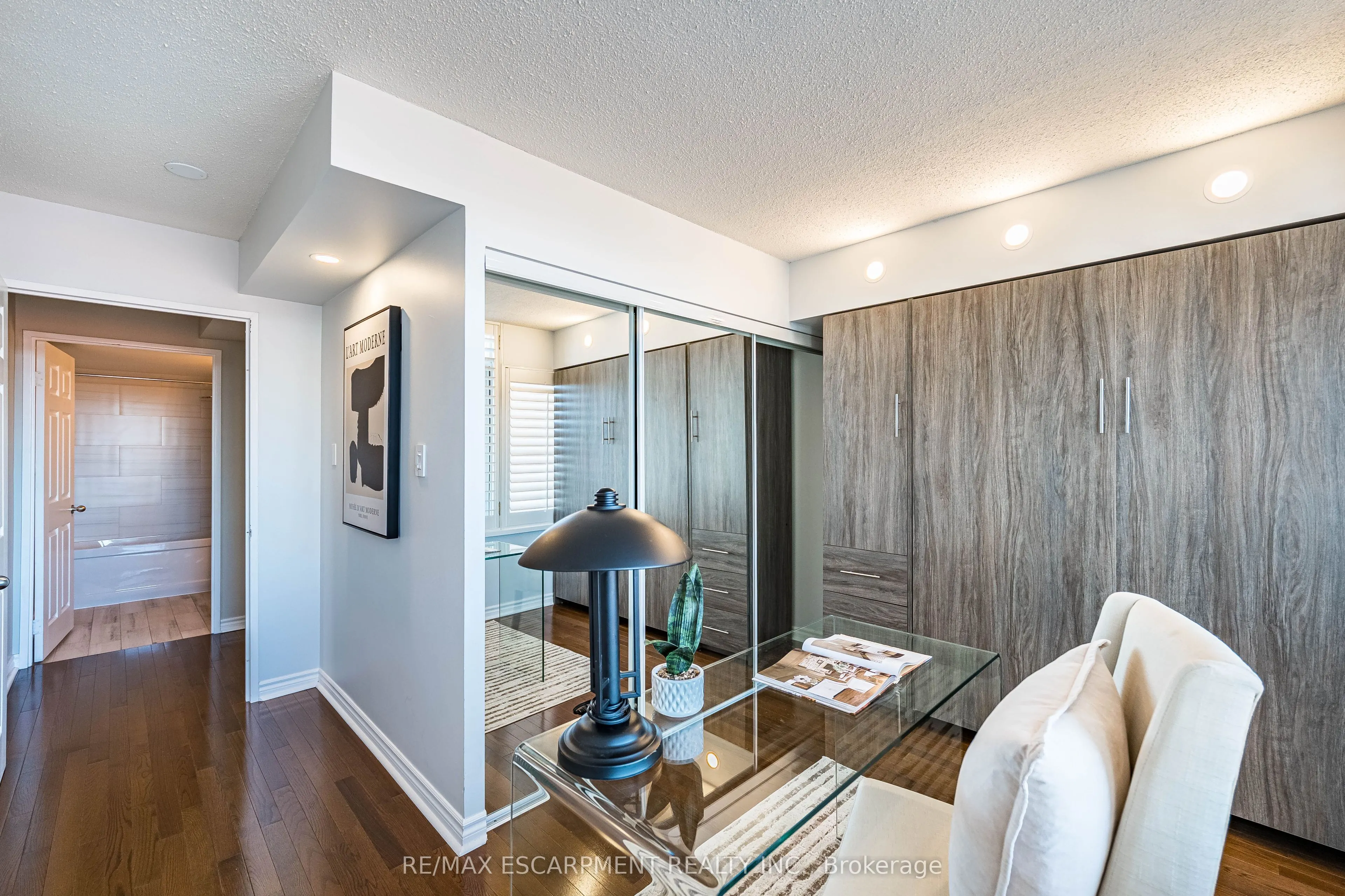 39 Parliament Street, #909