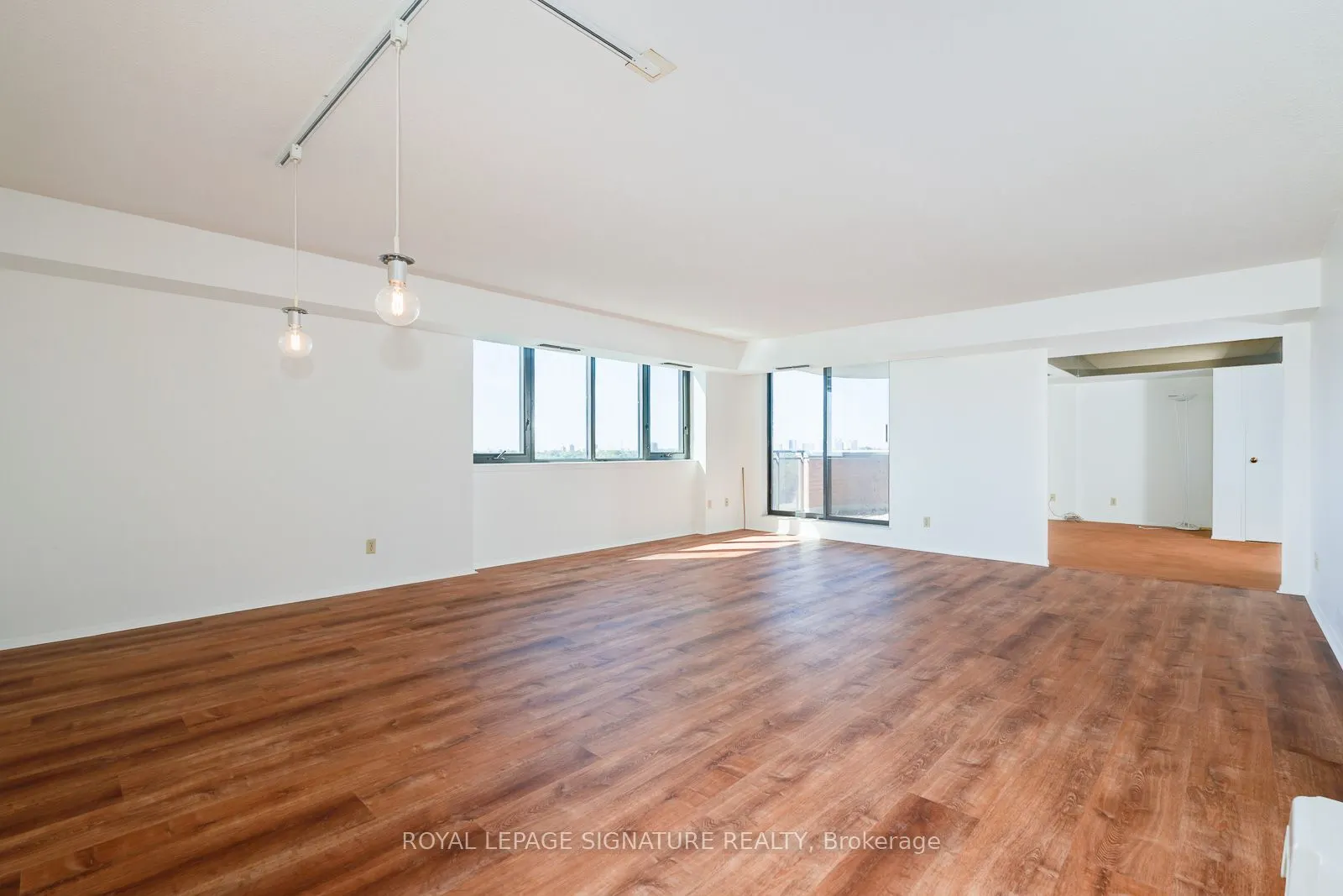 260 Heath Street W, #1304