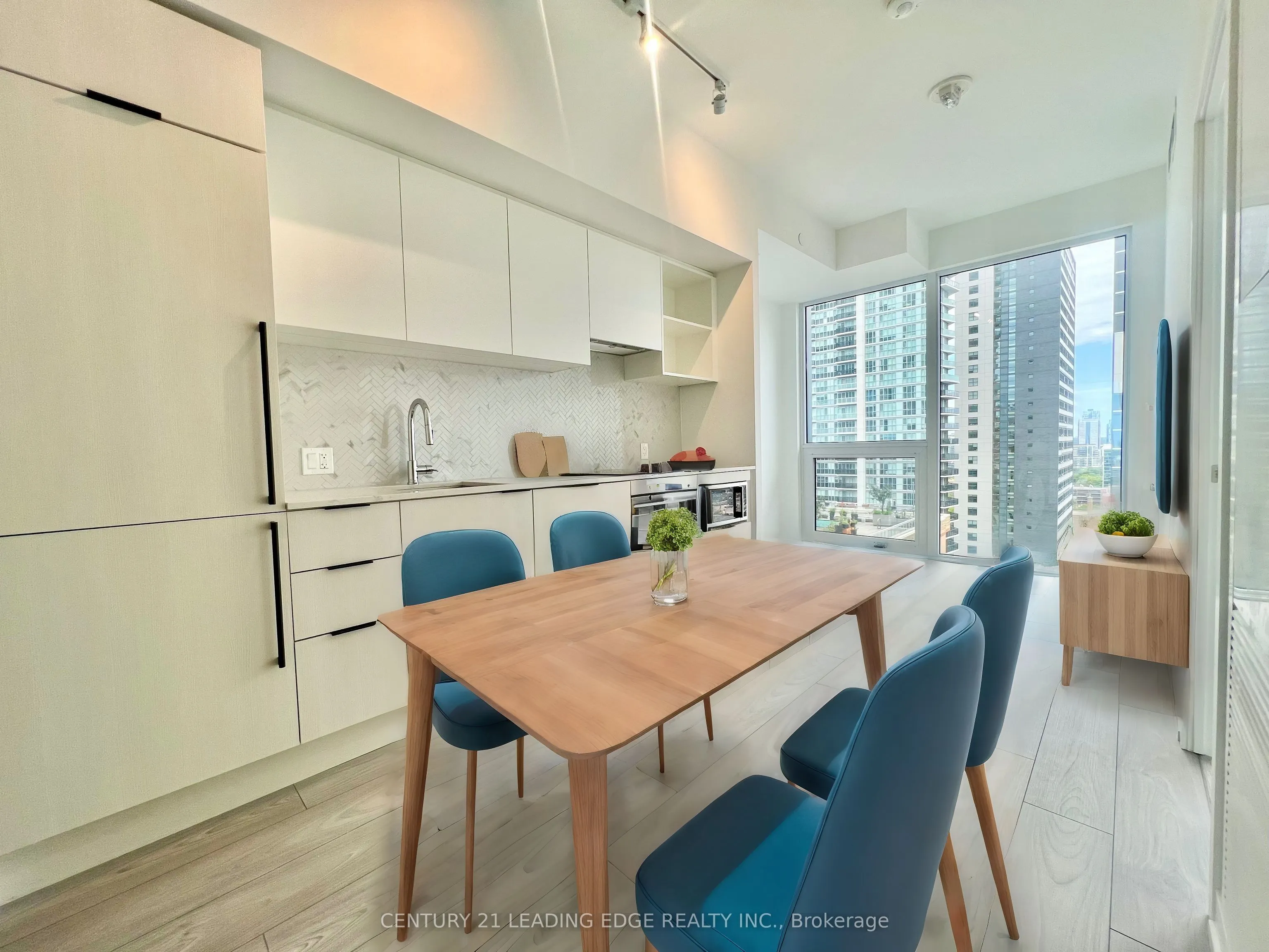 82 Dalhousie Street, #2002