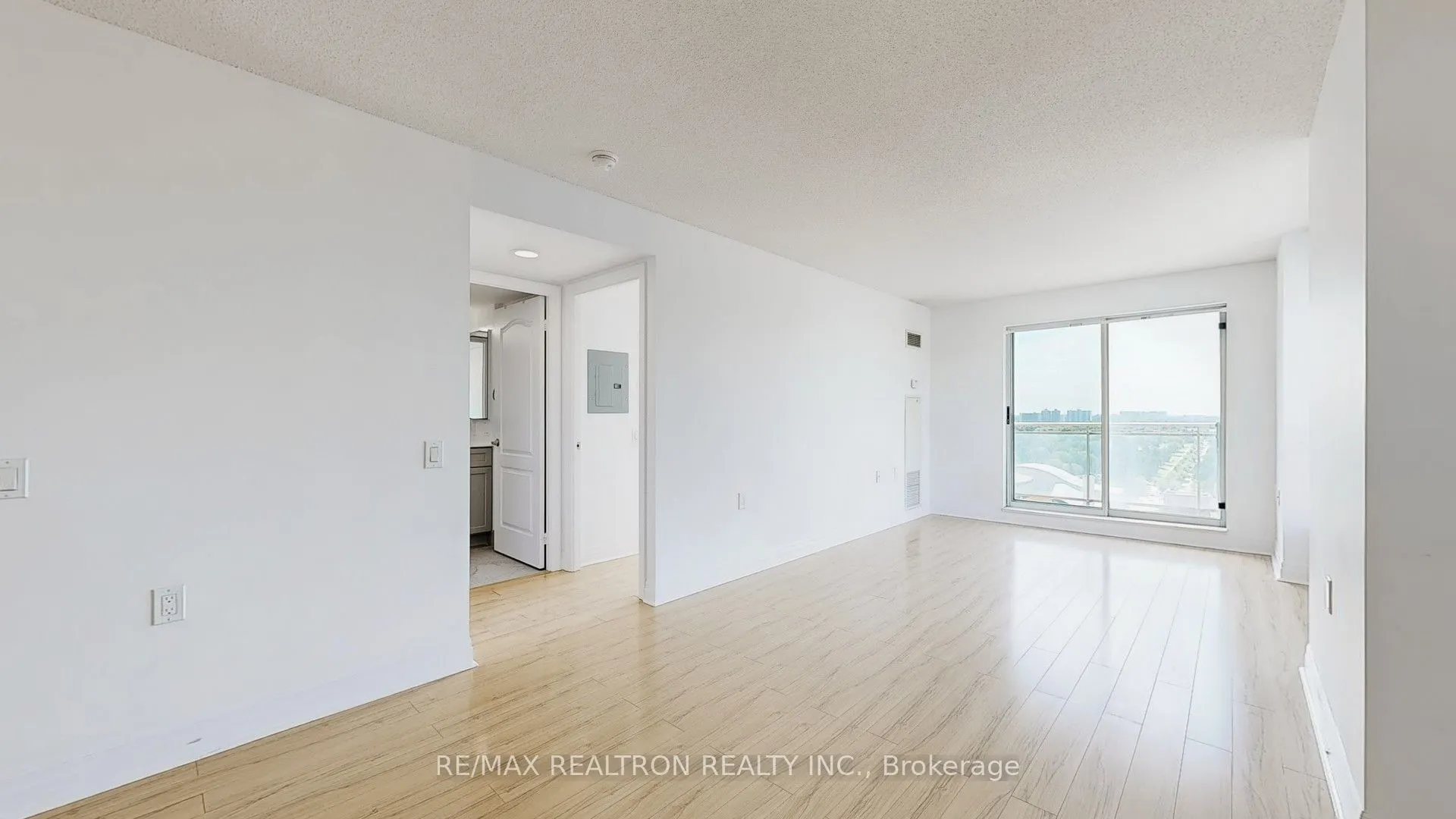 21 Hillcrest Avenue, #2007