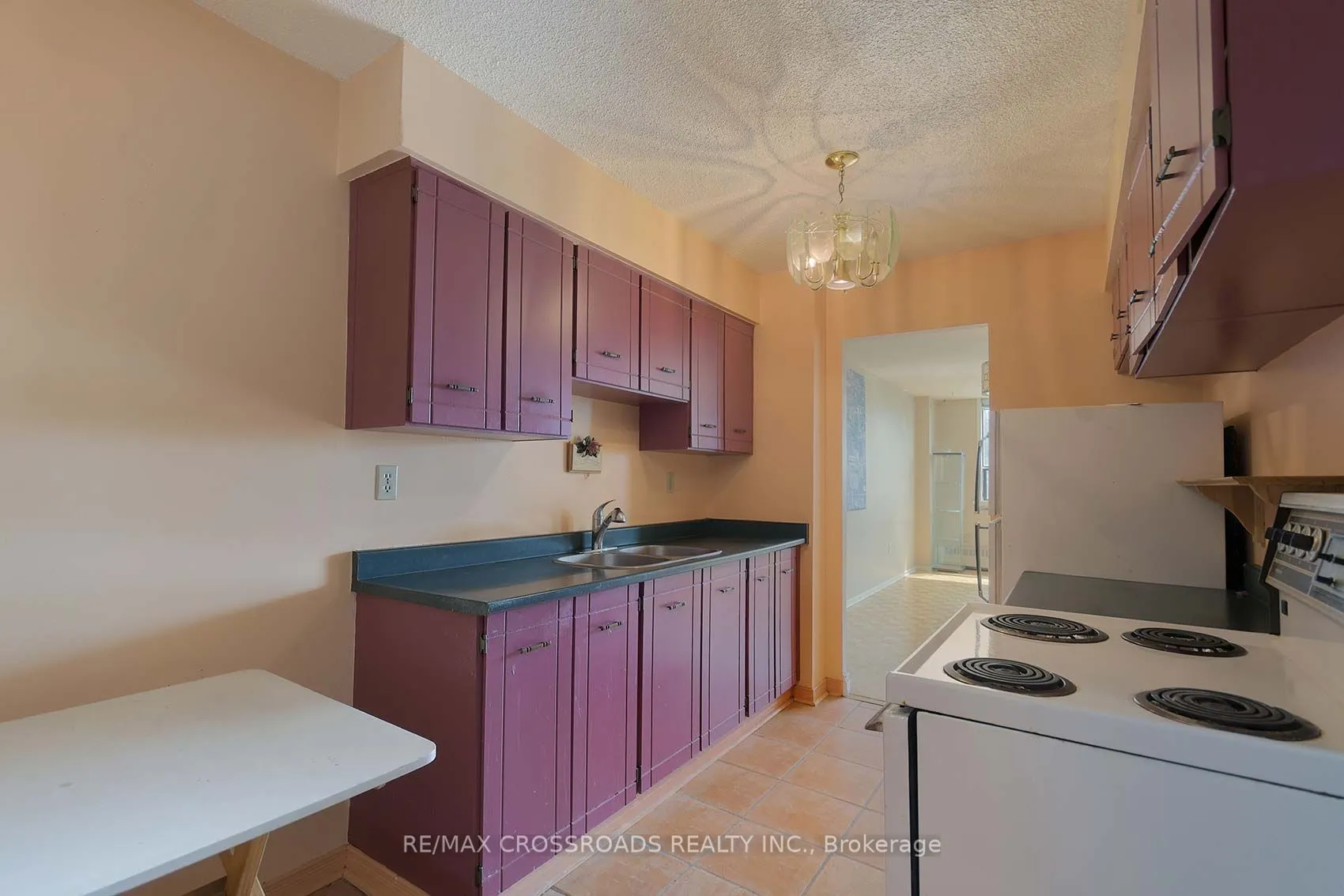 25 Sunrise Avenue, #210