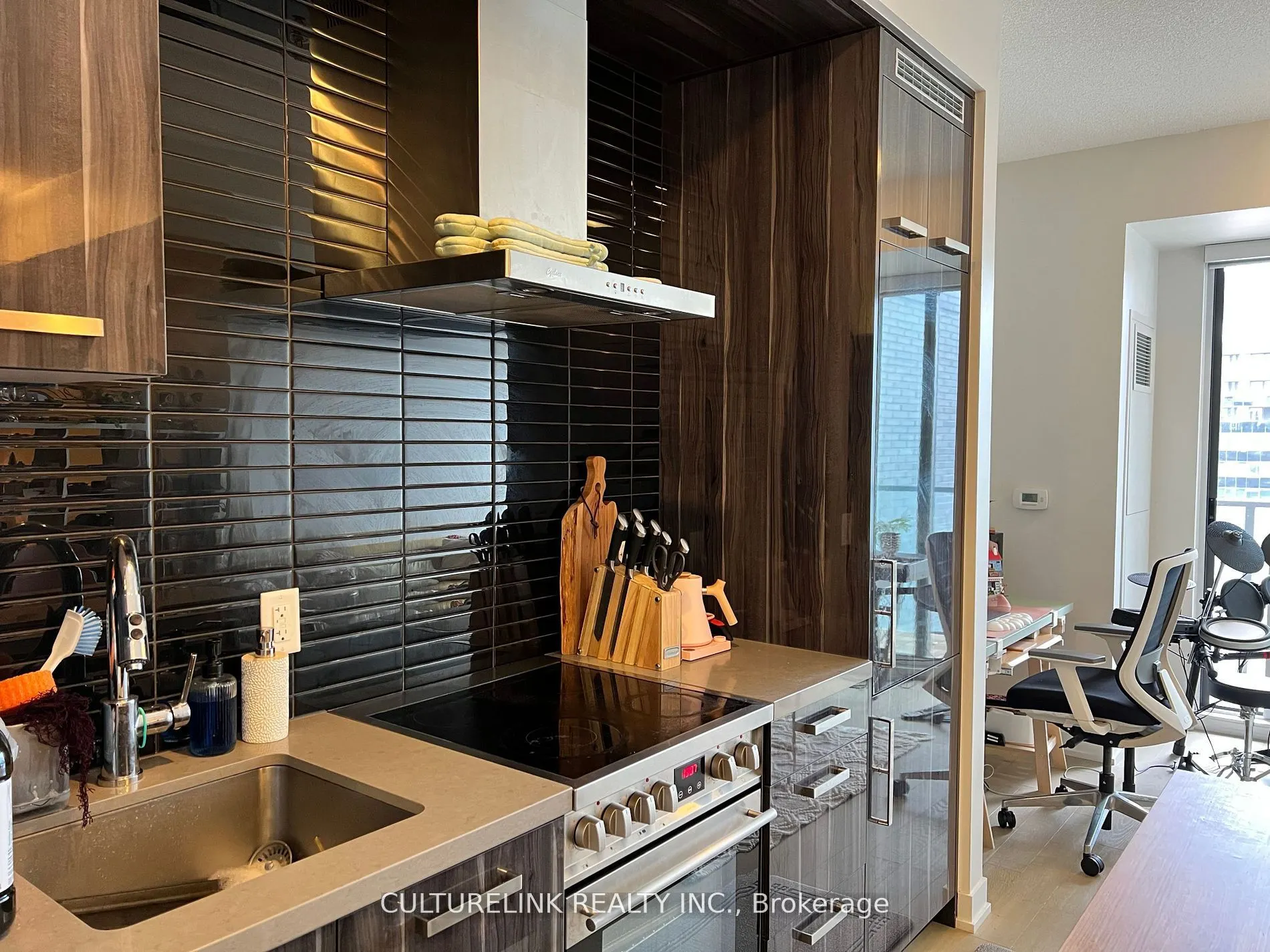120 Bayview Avenue, #S915