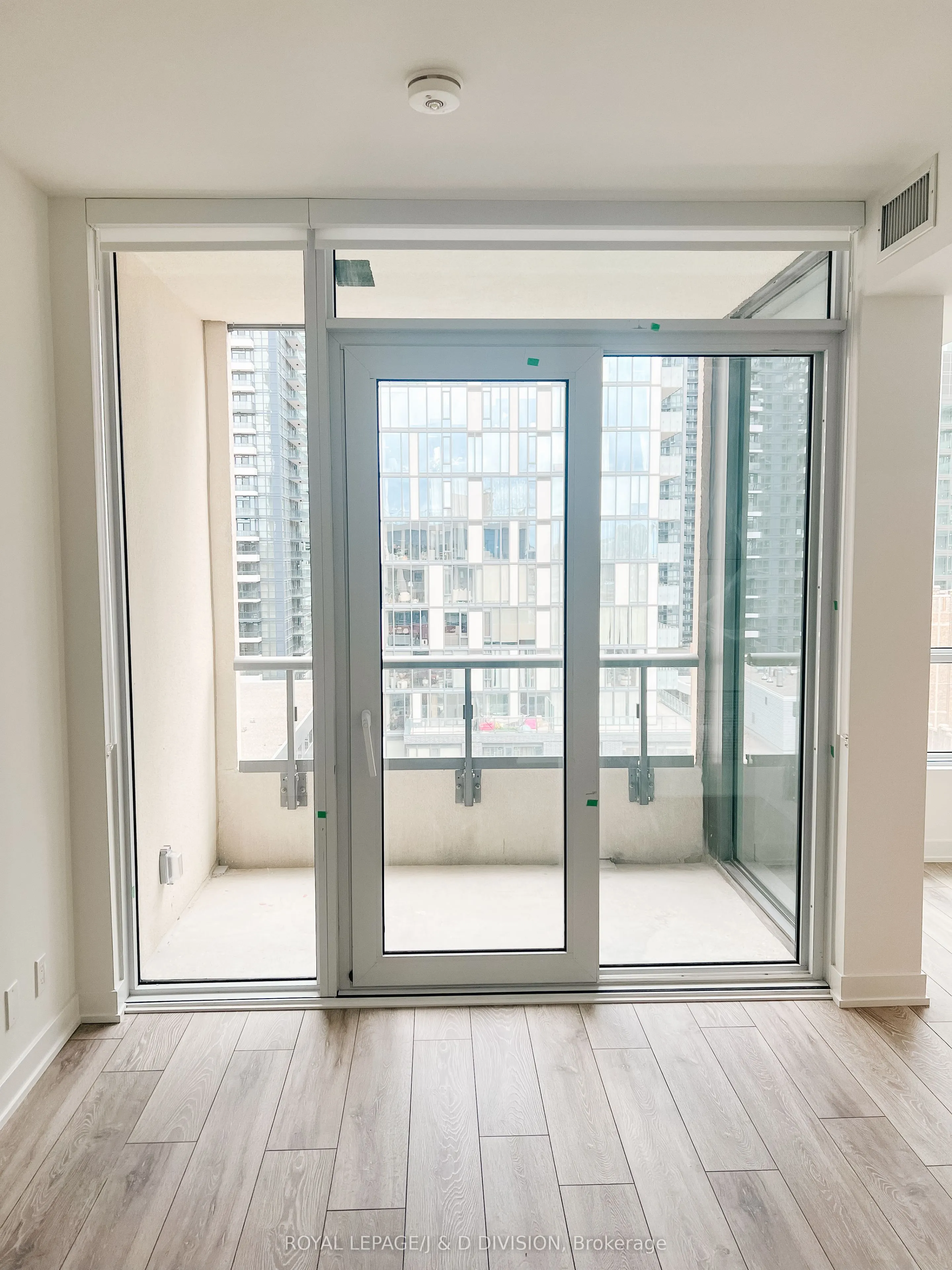 108 Peter Street, #1812