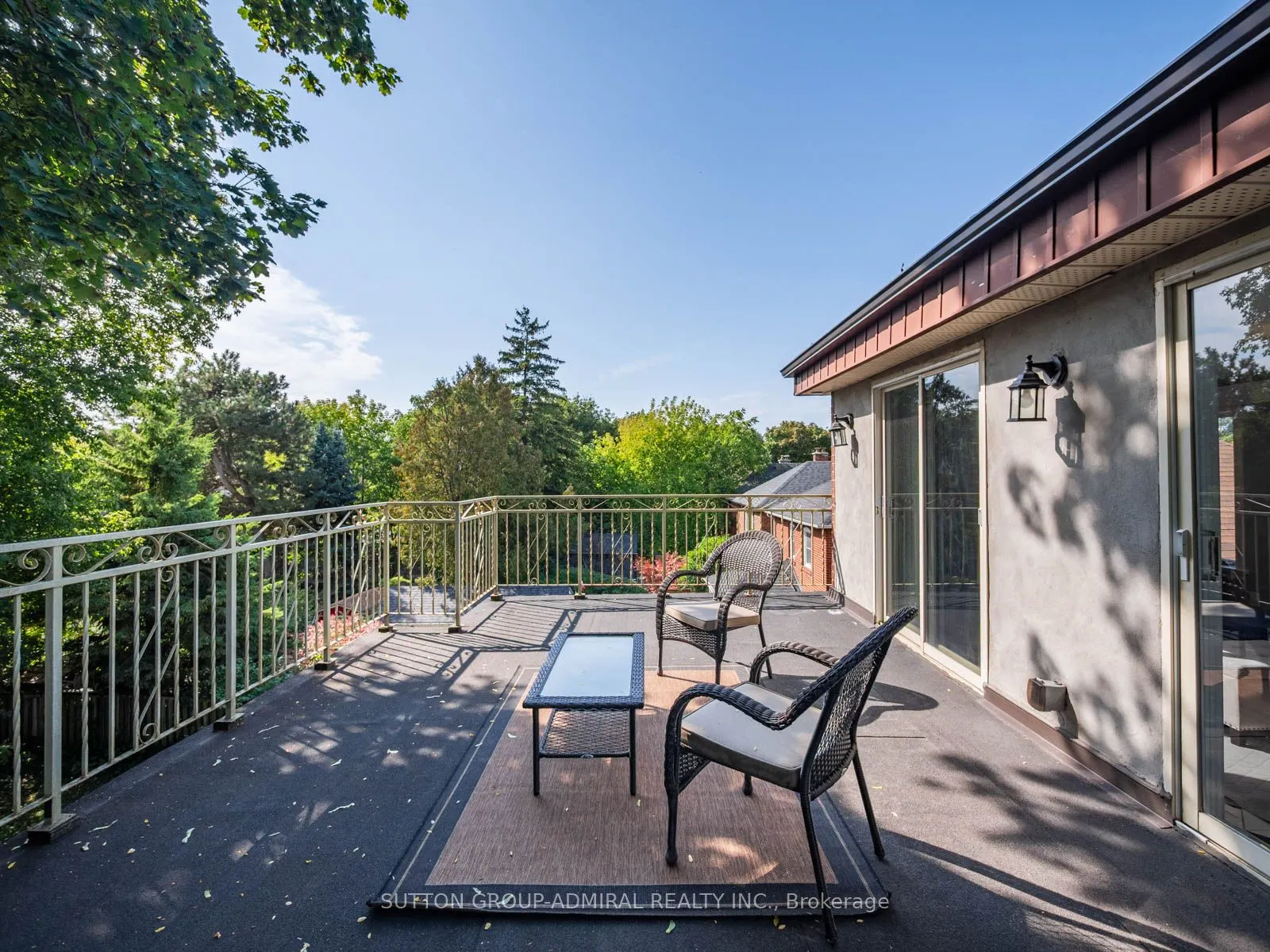 759 Eglinton Avenue E