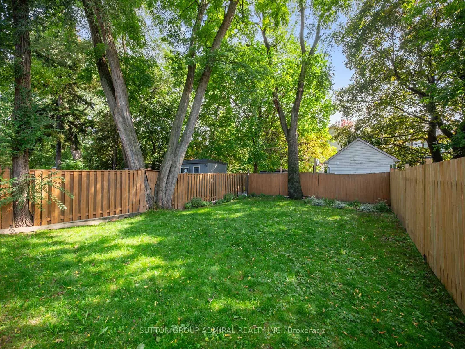 759 Eglinton Avenue E