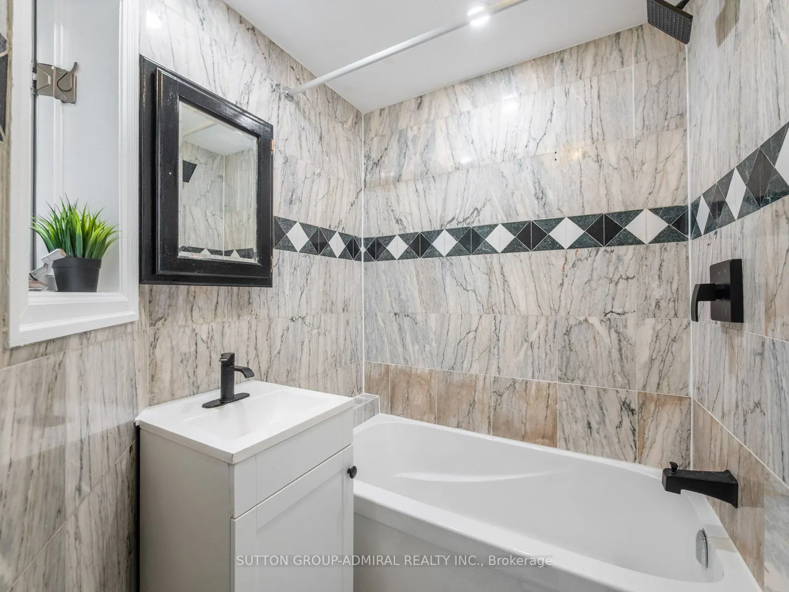759 Eglinton Avenue E