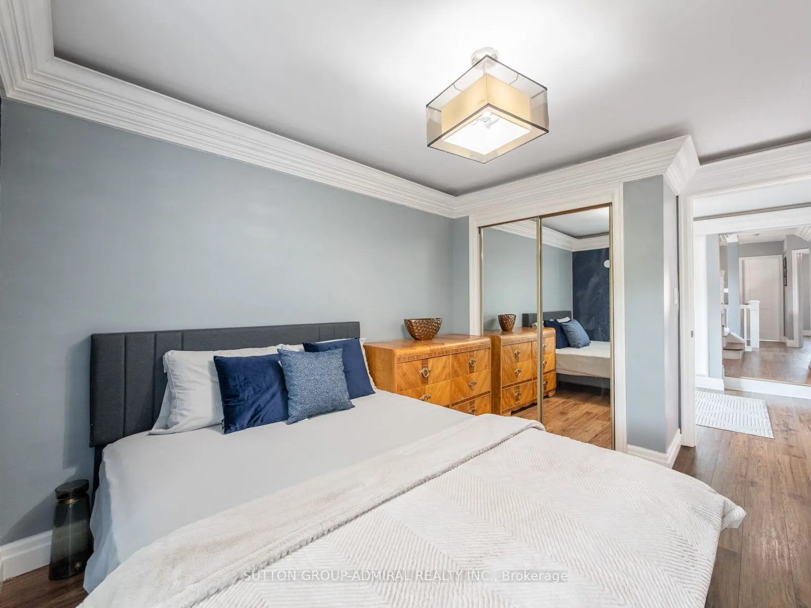 759 Eglinton Avenue E