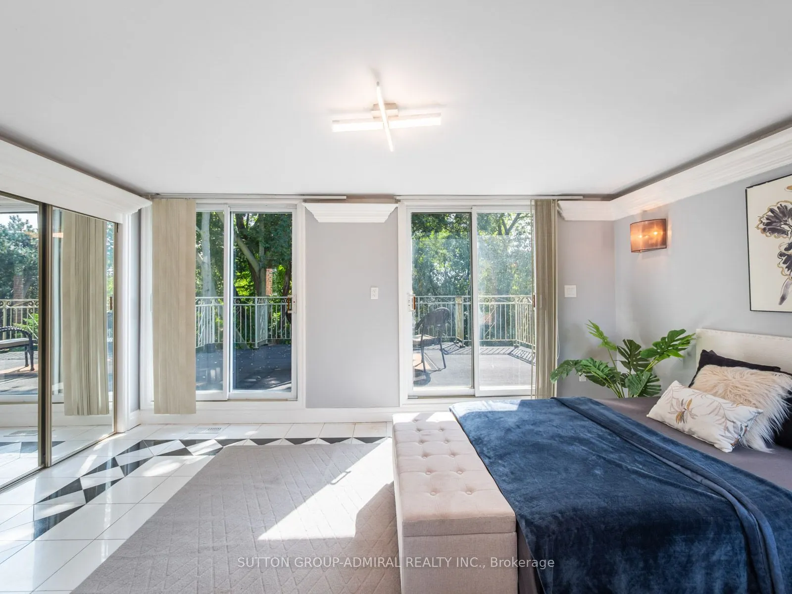 759 Eglinton Avenue E