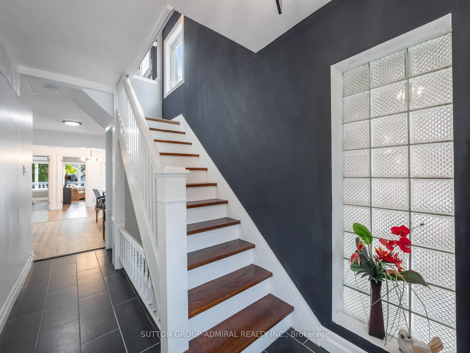 759 Eglinton Avenue E