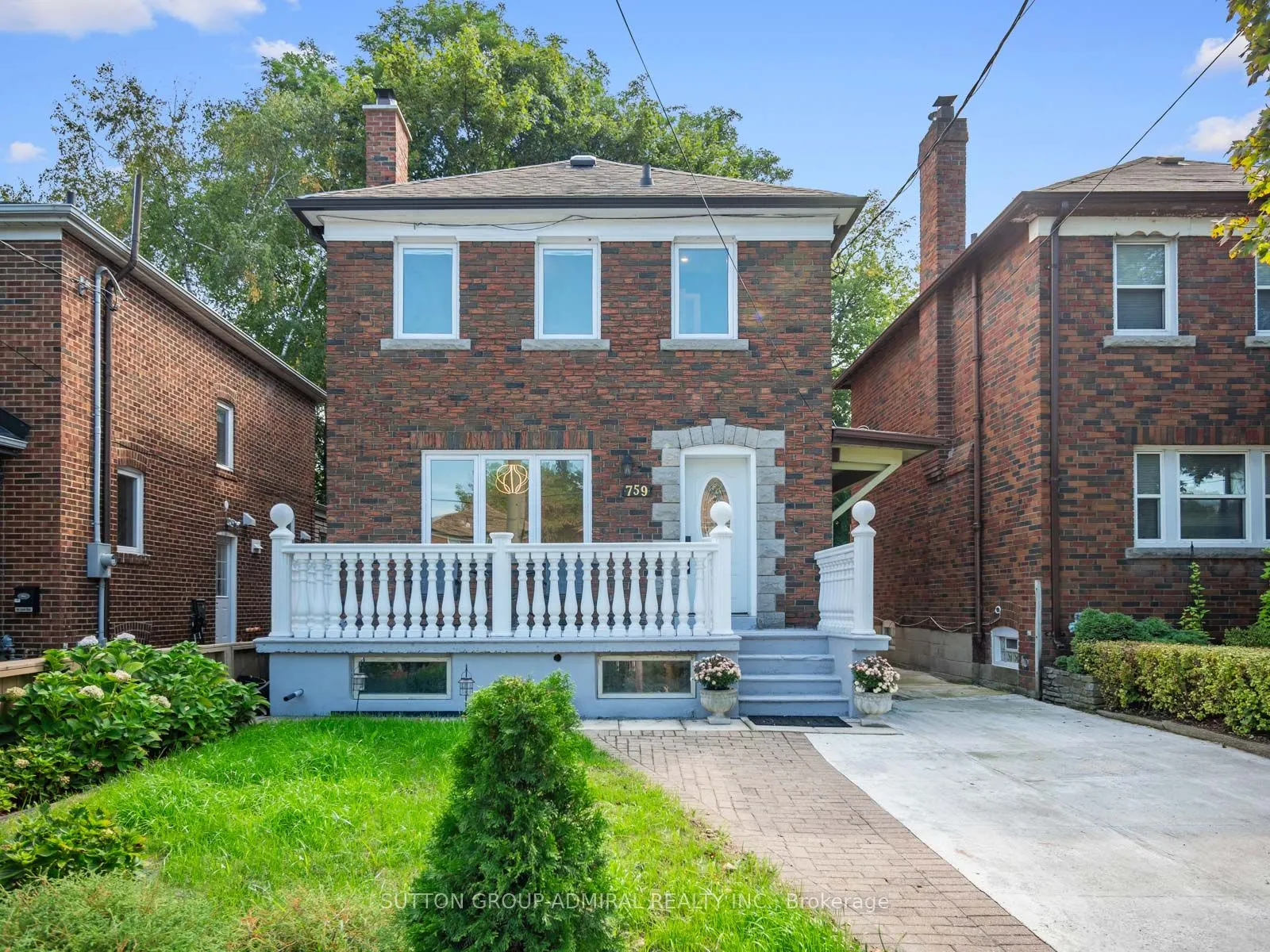 759 Eglinton Avenue E