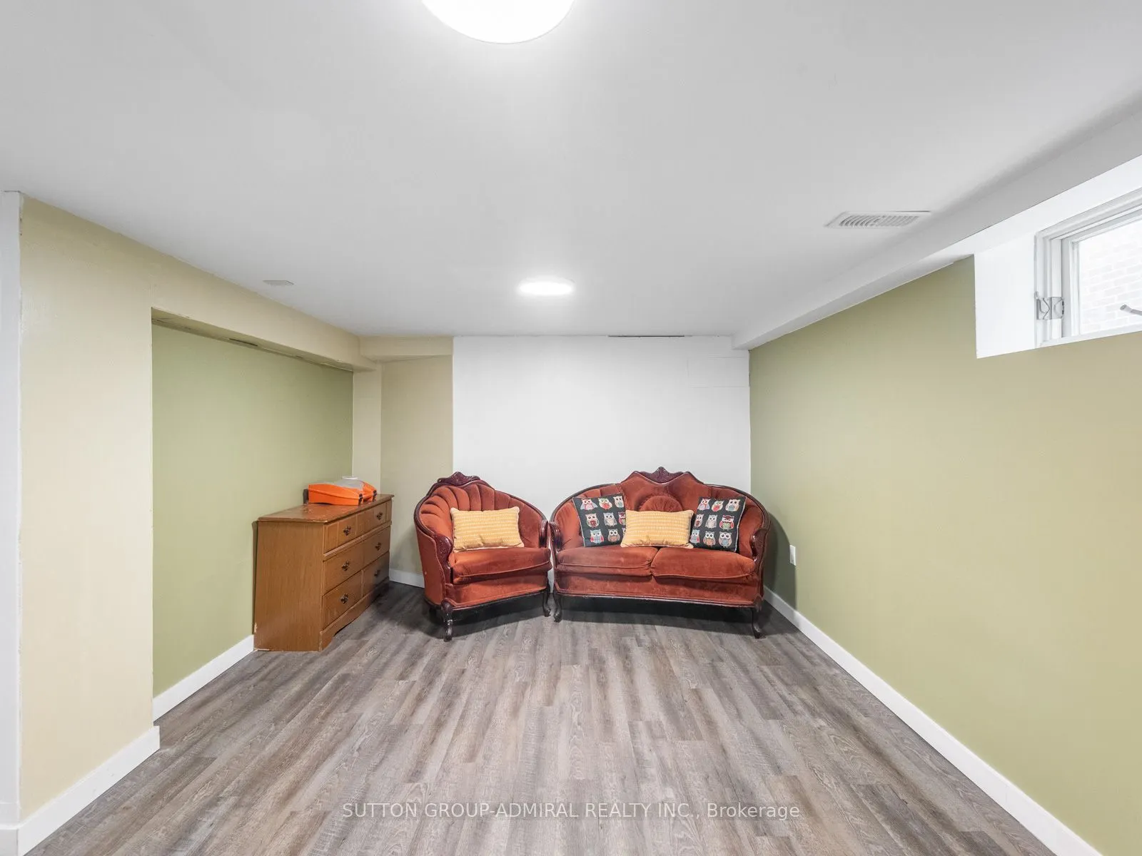 759 Eglinton Avenue E