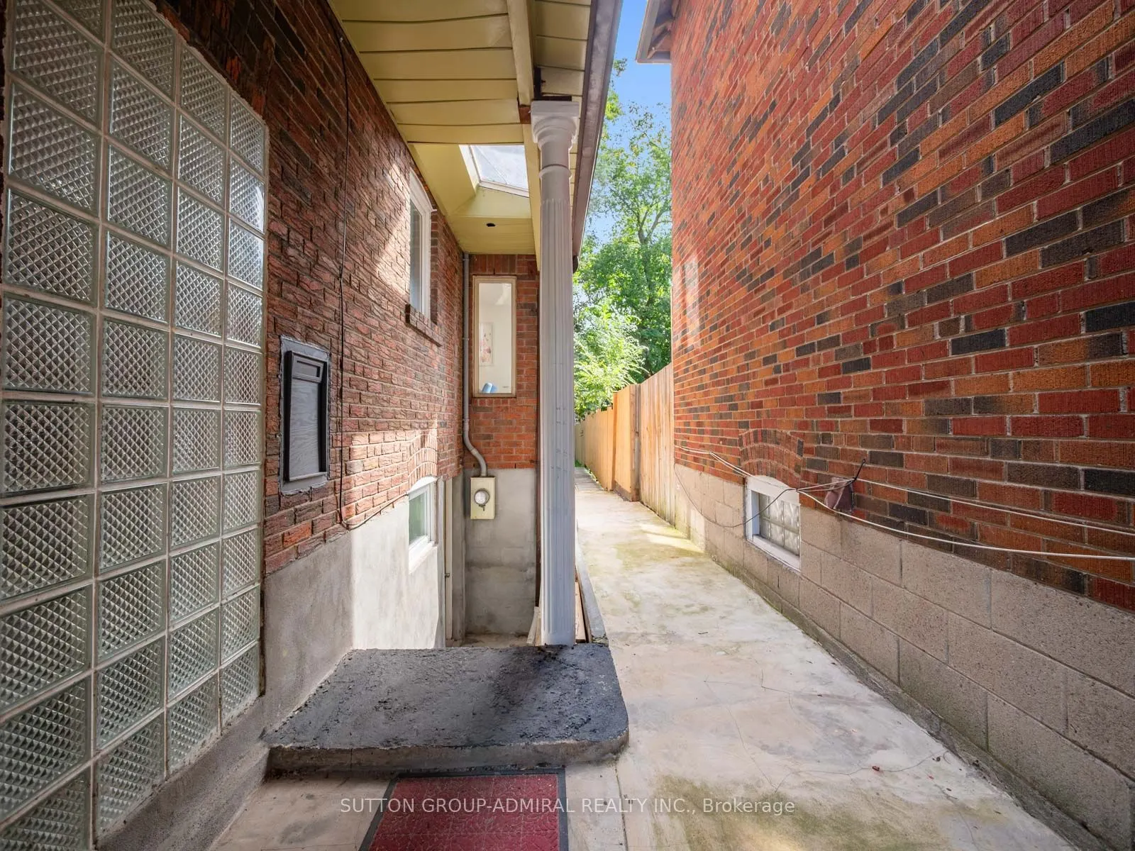 759 Eglinton Avenue E