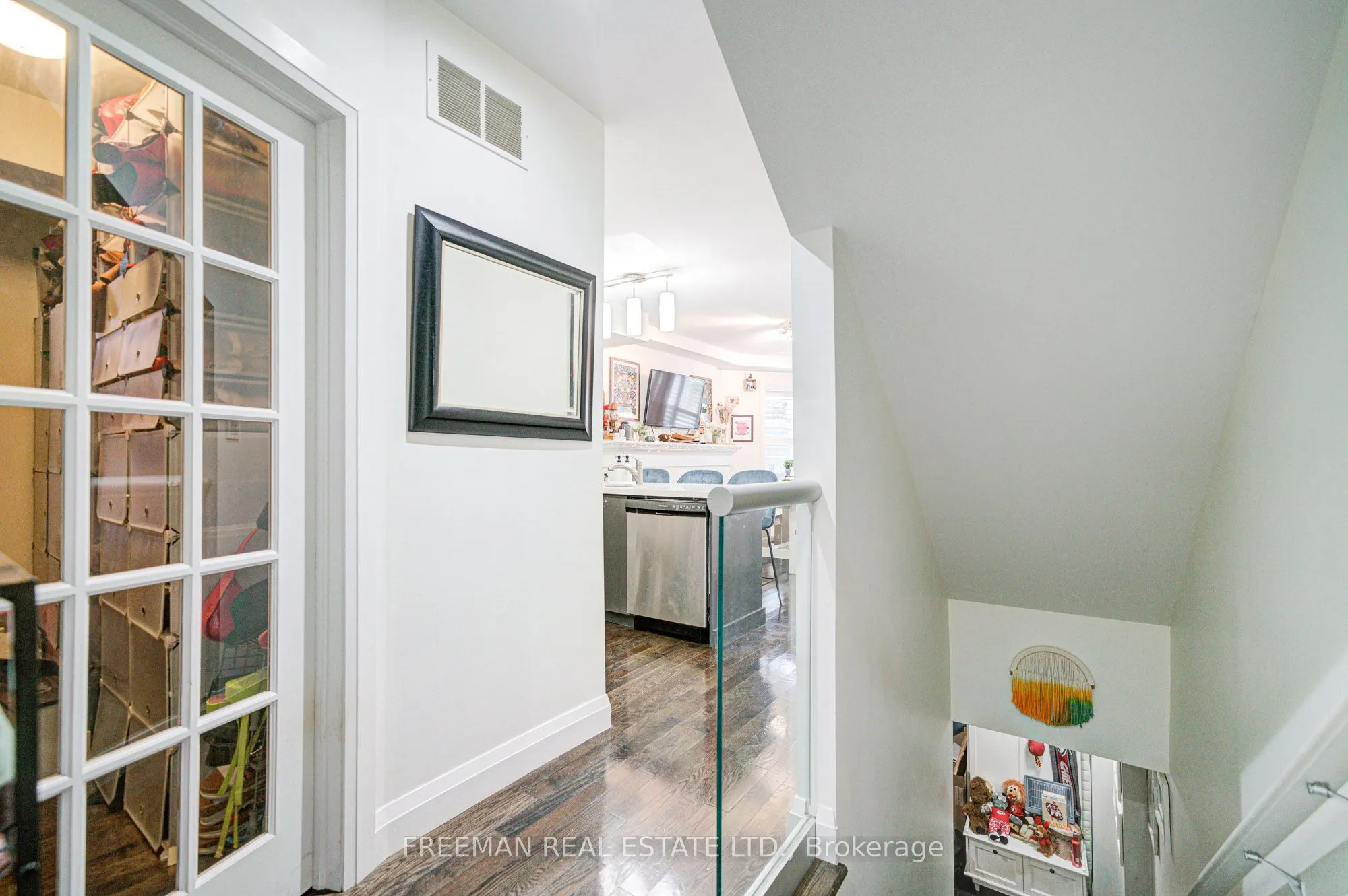 99 Hocken Avenue, #Main Fl