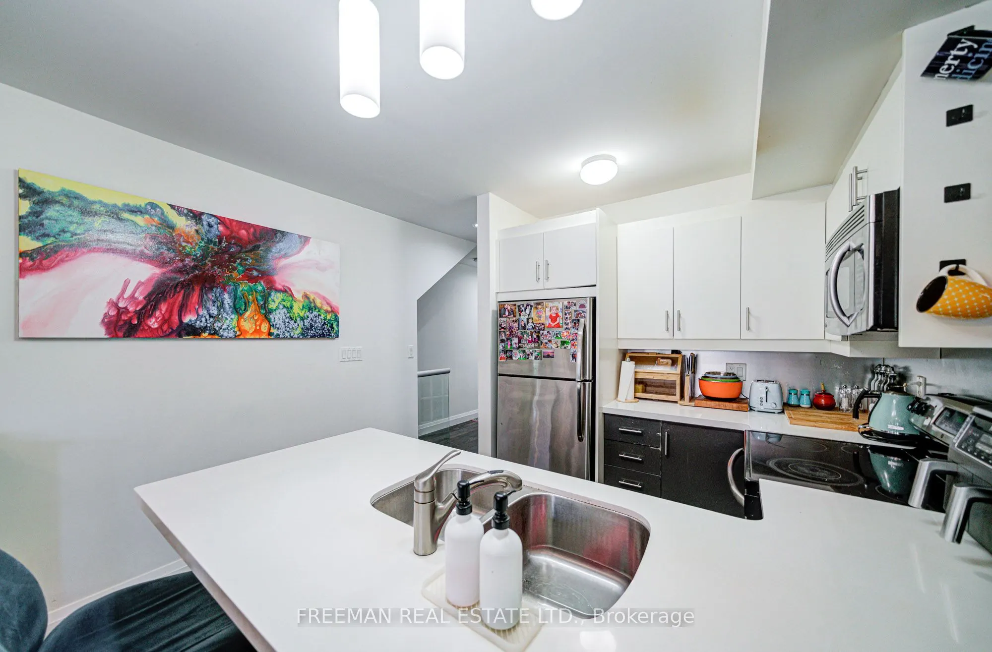 99 Hocken Avenue, #Main Fl