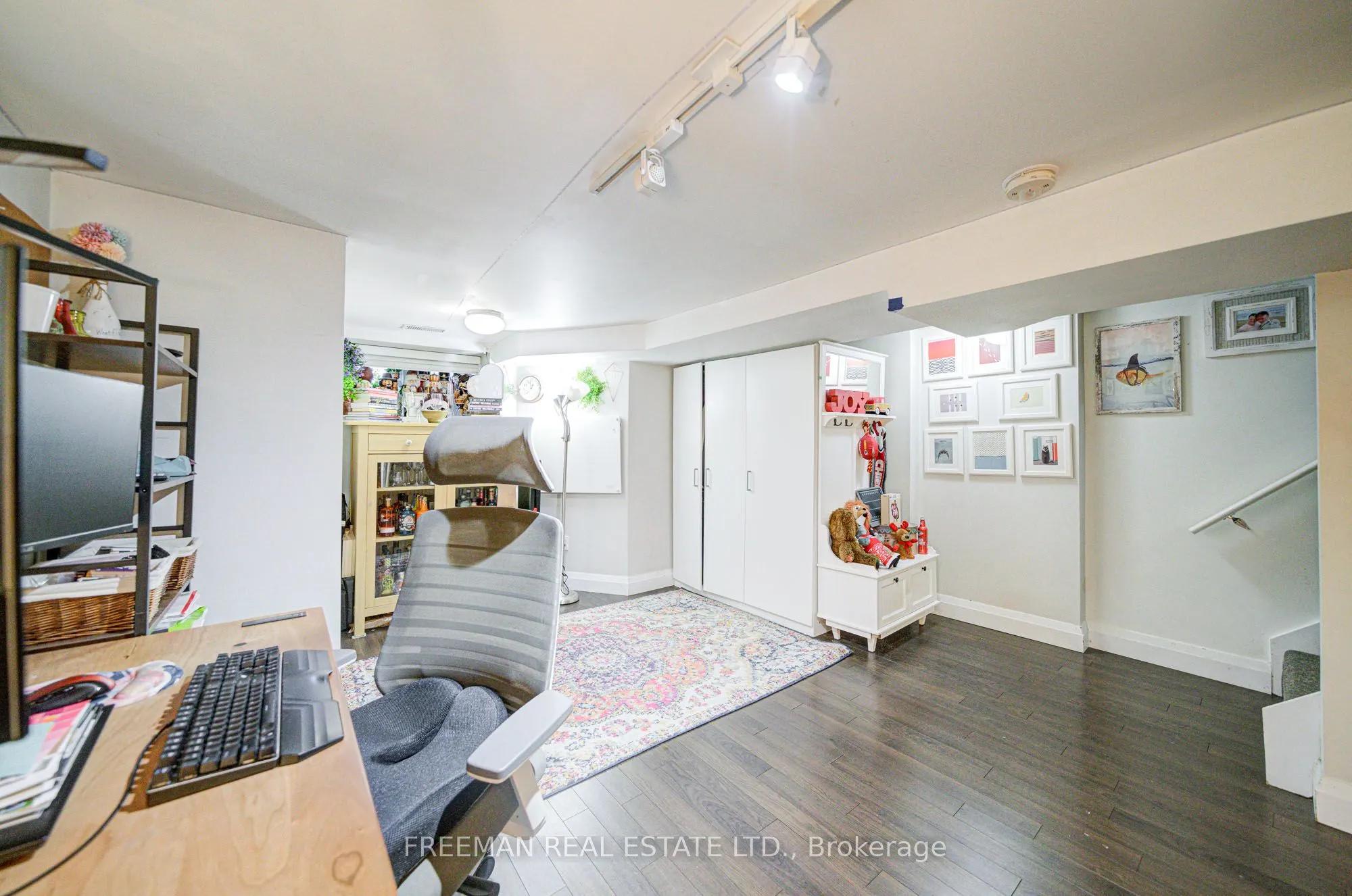 99 Hocken Avenue, #Main Fl