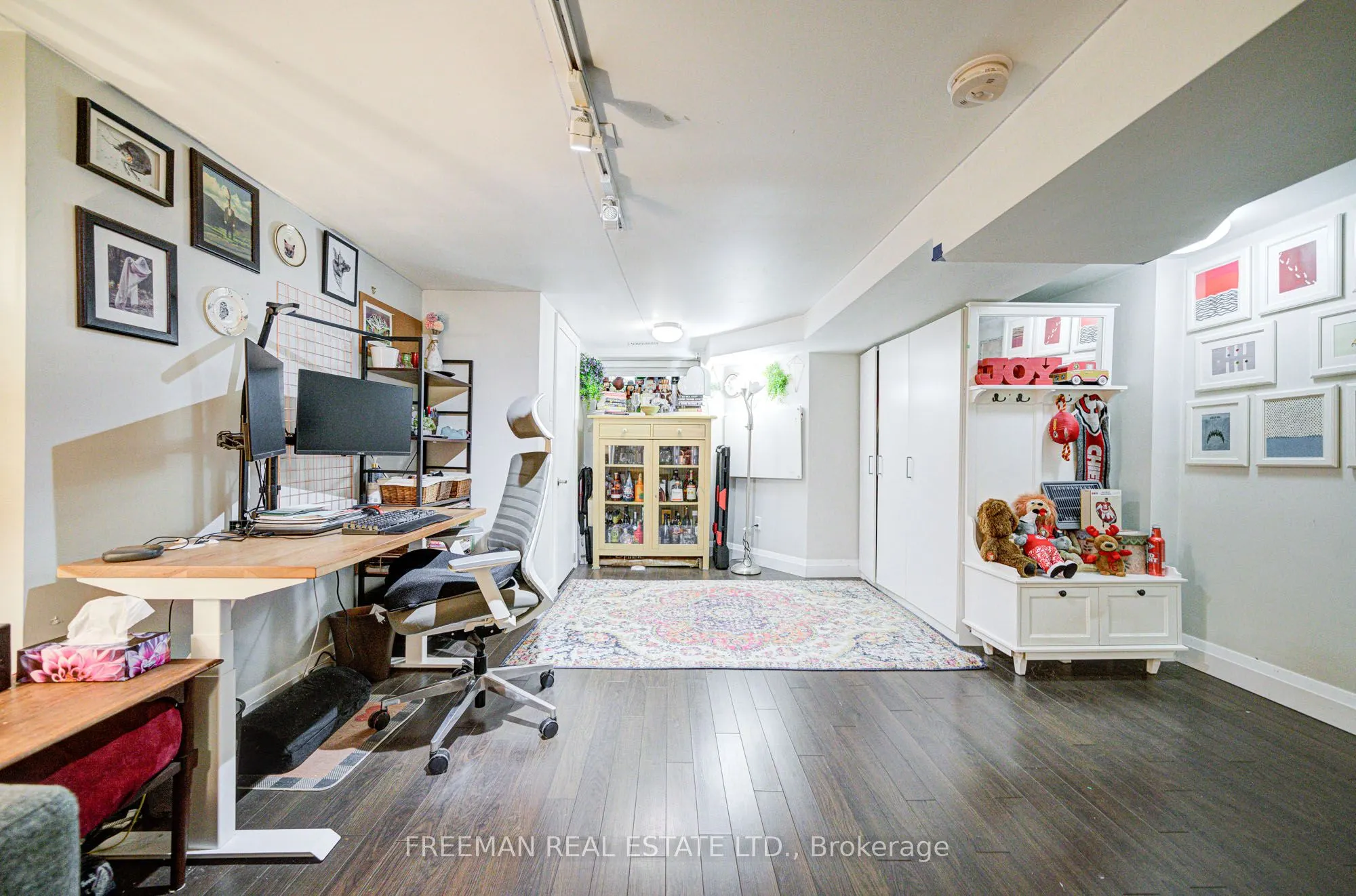 99 Hocken Avenue, #Main Fl
