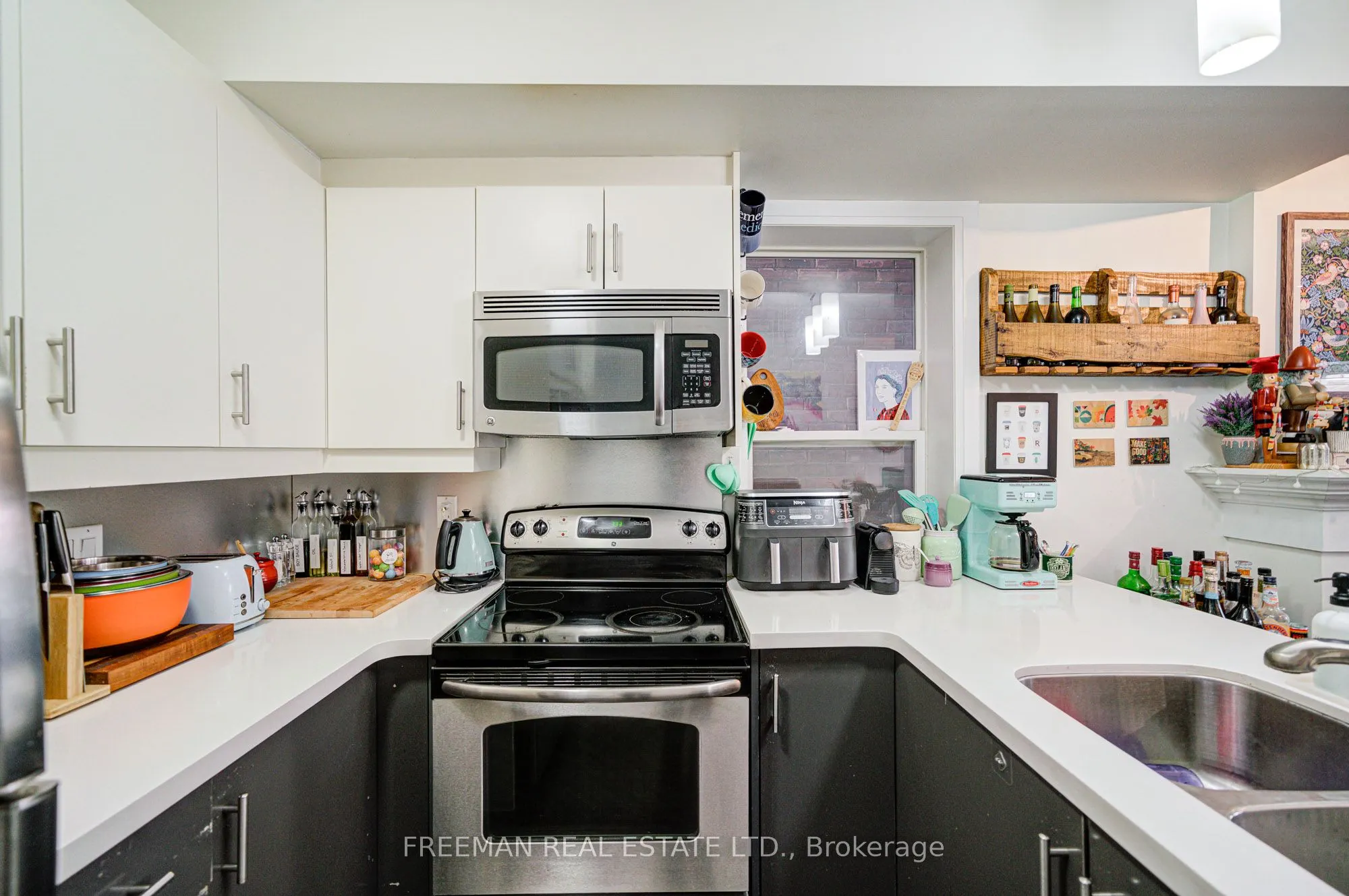 99 Hocken Avenue, #Main Fl