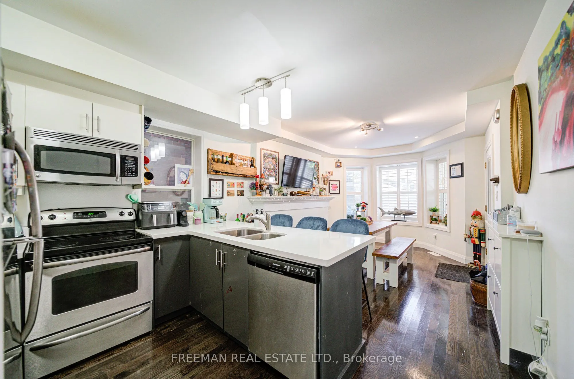 99 Hocken Avenue, #Main Fl