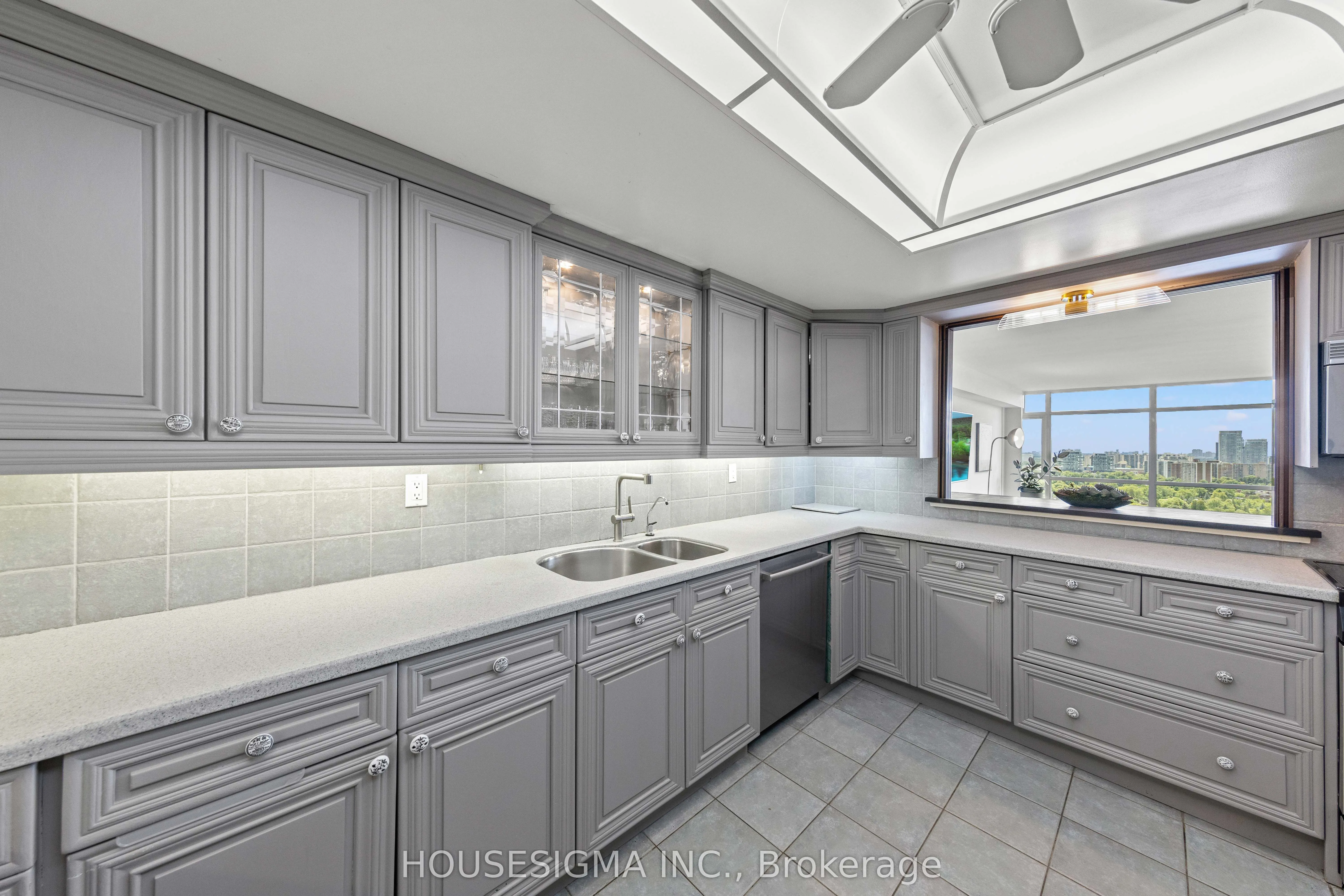 1555 Finch Avenue E, #2205
