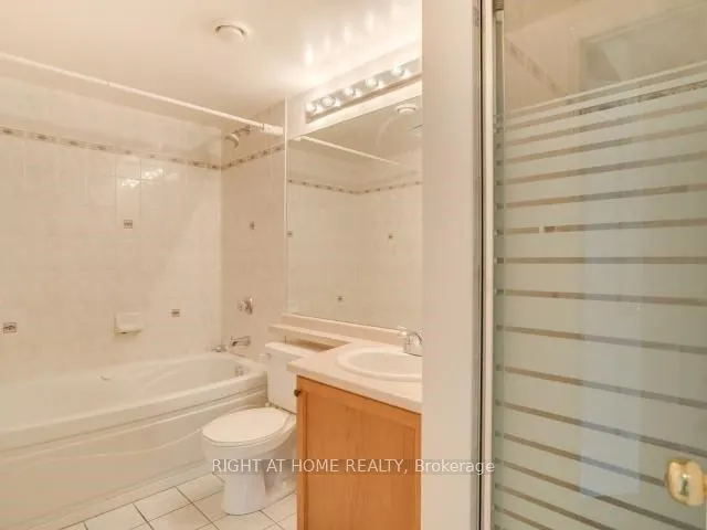 108 Finch Avenue W, #D7