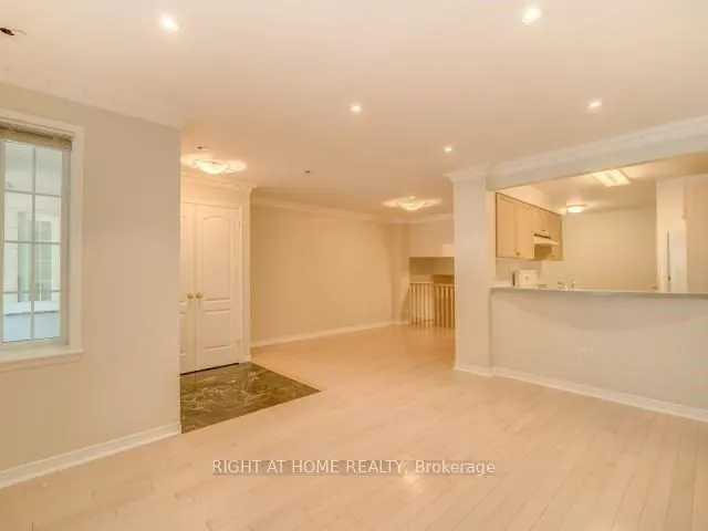 108 Finch Avenue W, #D7